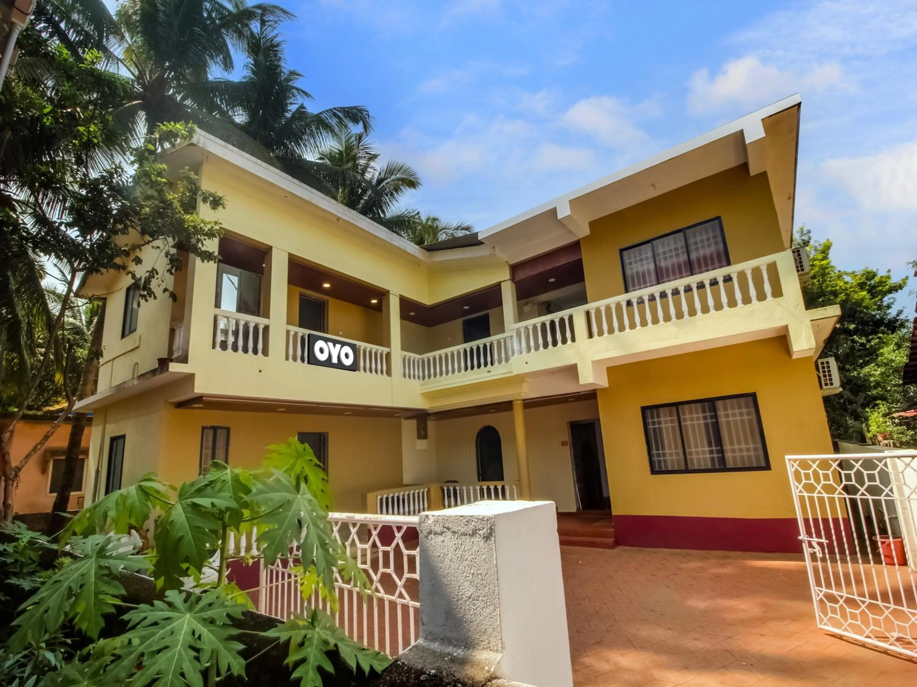 Facade/entrance in Hotel O by OYO Guddan Holiday