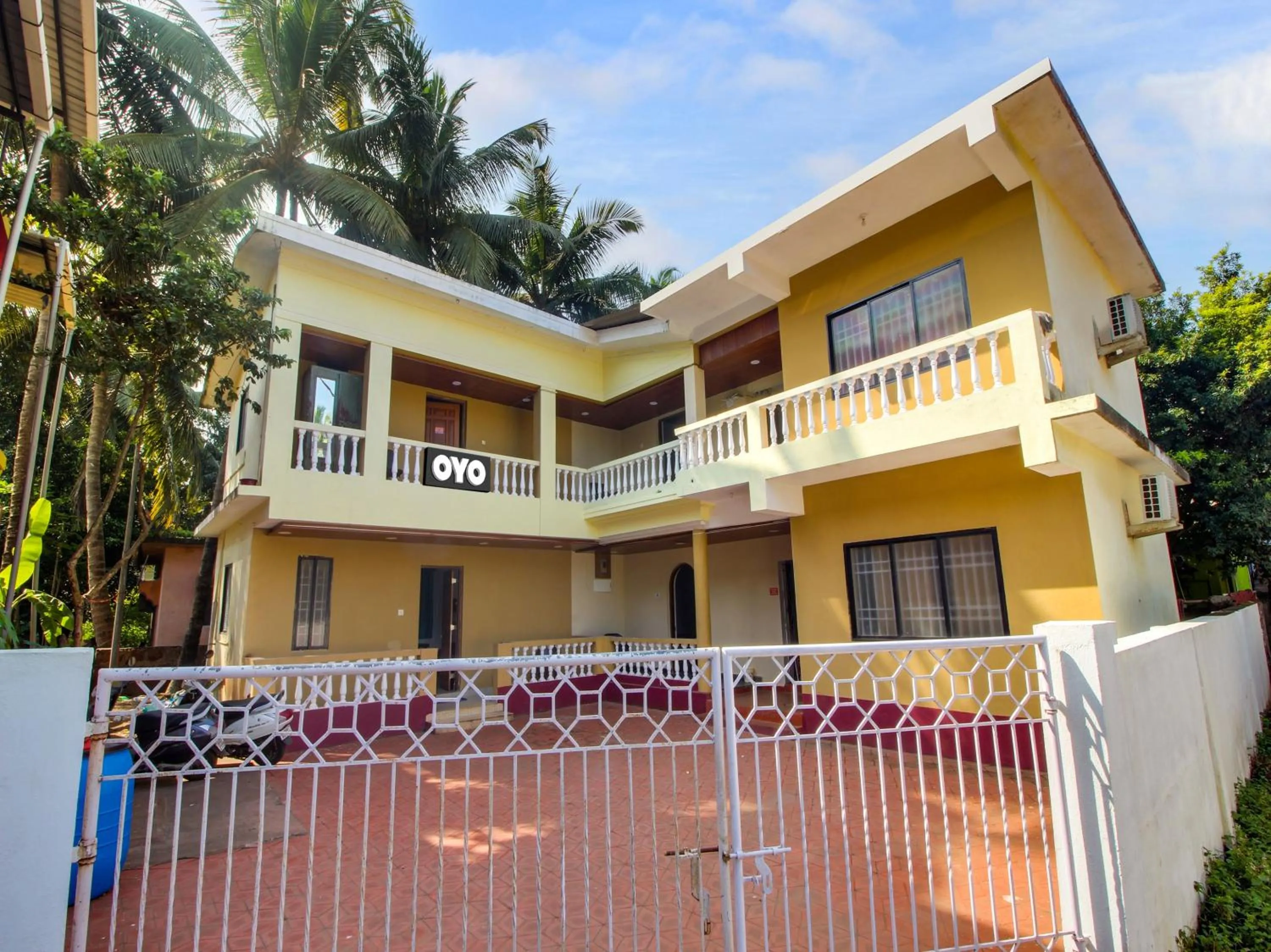 Facade/entrance in Hotel O by OYO Guddan Holiday