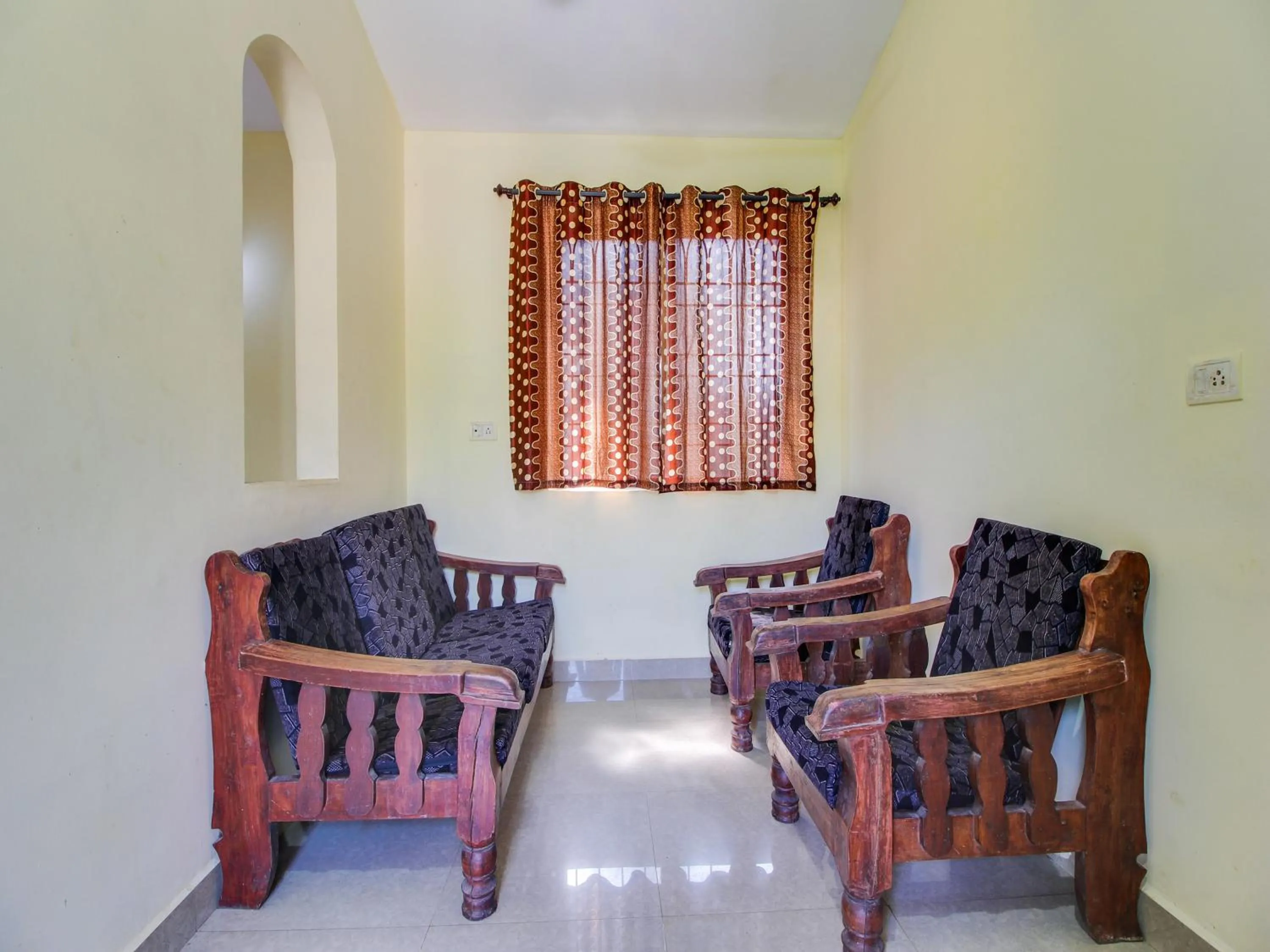 Bedroom in Hotel O by OYO Guddan Holiday