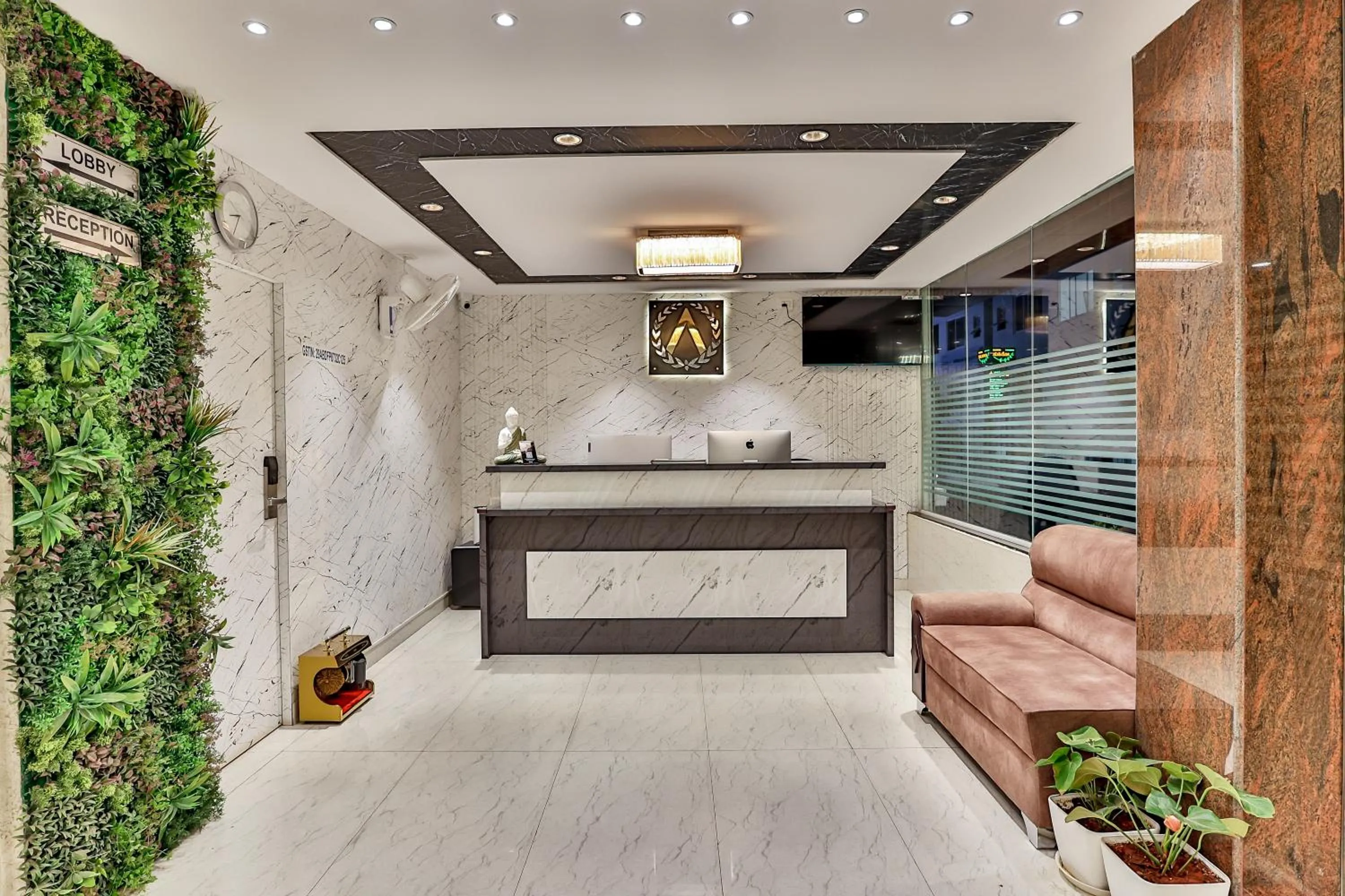 Lobby or reception in The Auberge Boutique Hotel - Manyata Tech Park