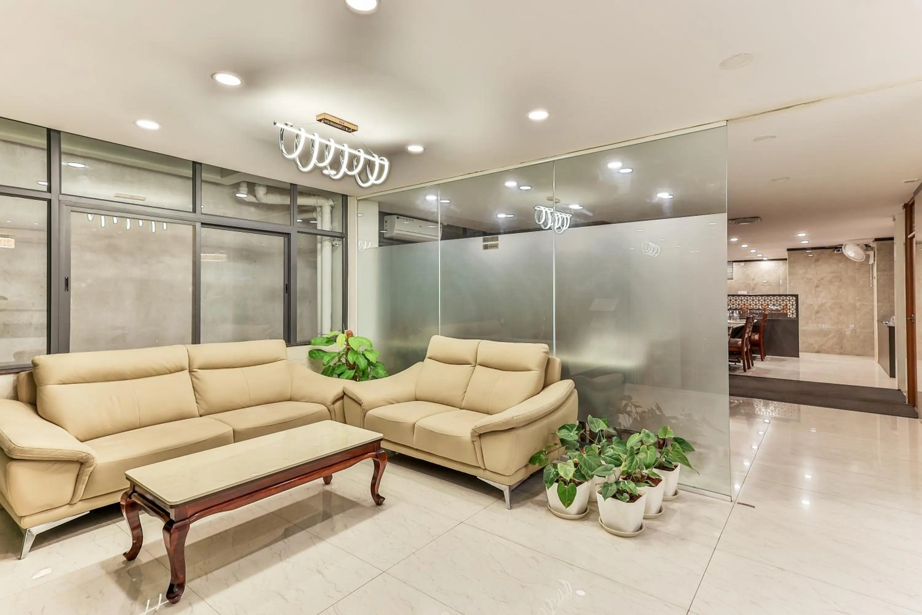 Lobby or reception in The Auberge Boutique Hotel - Manyata Tech Park