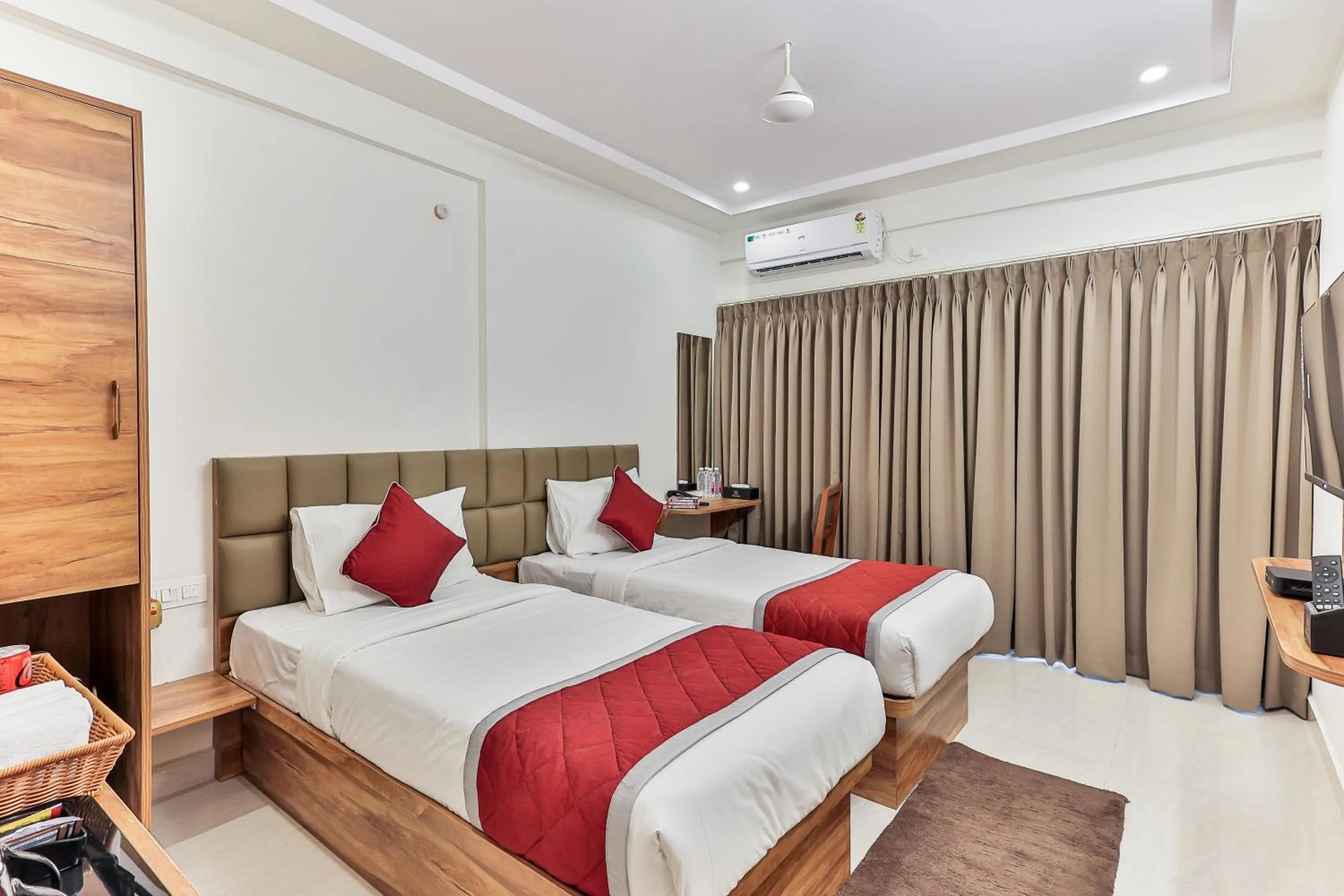 Bedroom, Bed in The Auberge Boutique Hotel - Manyata Tech Park