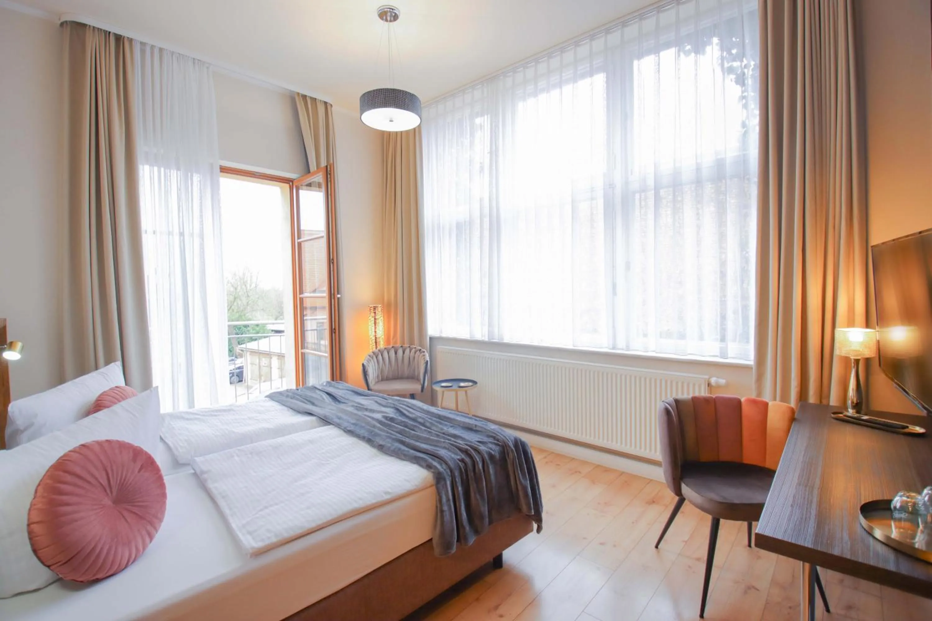 Photo of the whole room, Bed in Boutique Hotel Schwarzer Baer