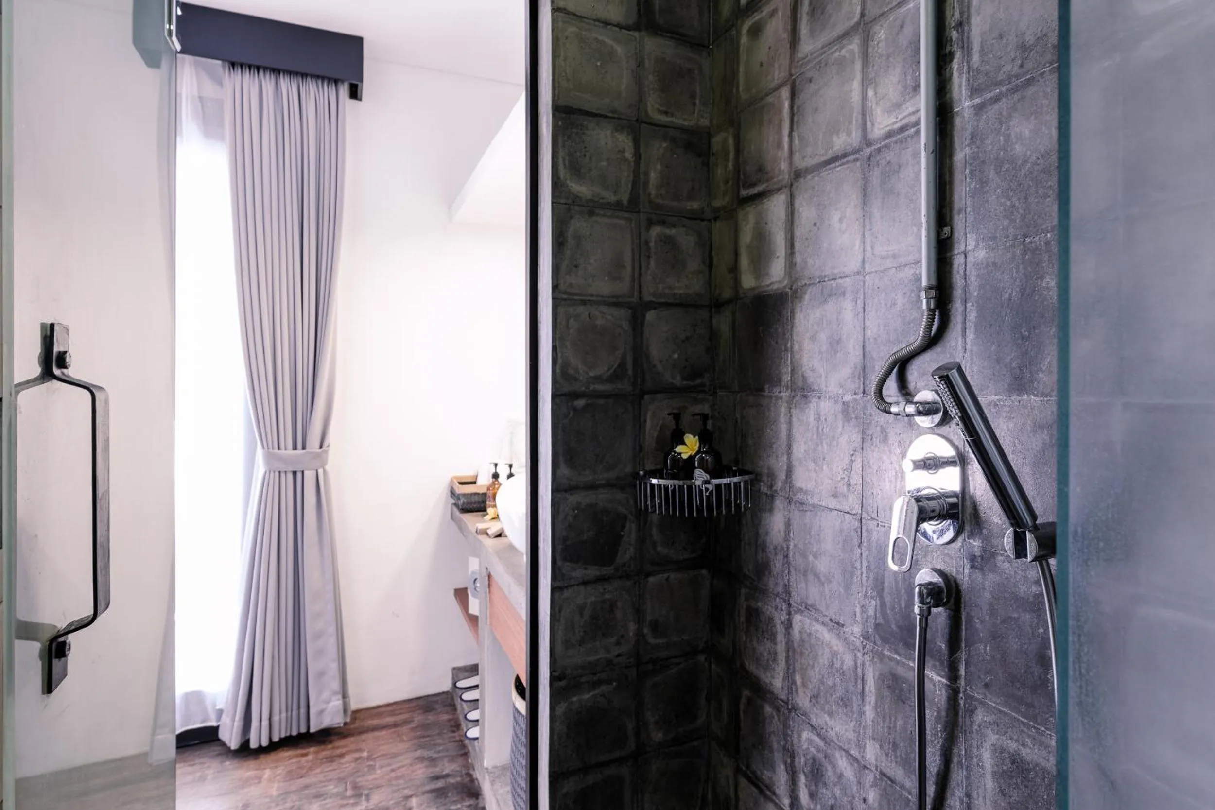 Shower in Chandi Hotel Ubud