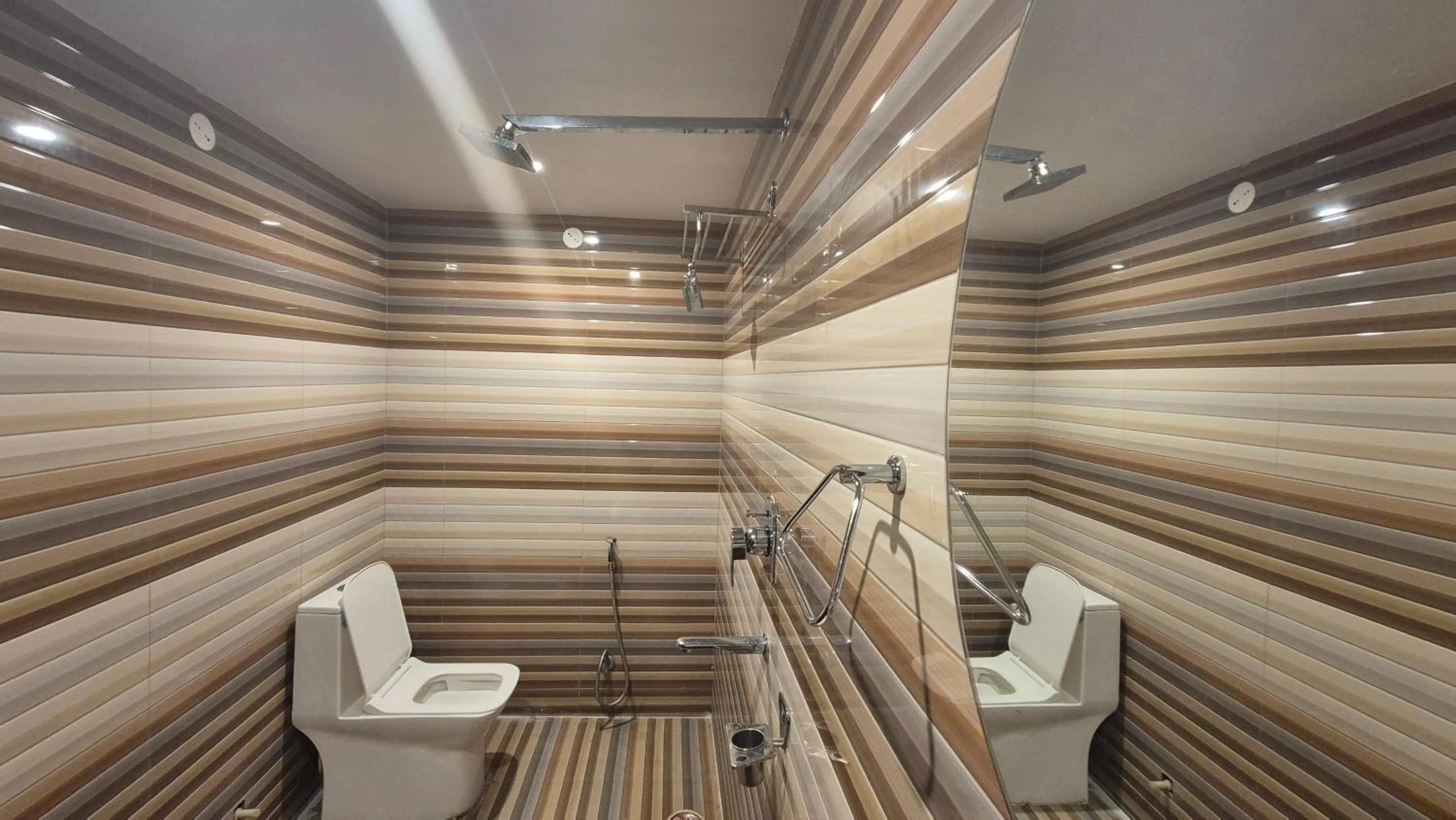 Toilet in Royal View Residency