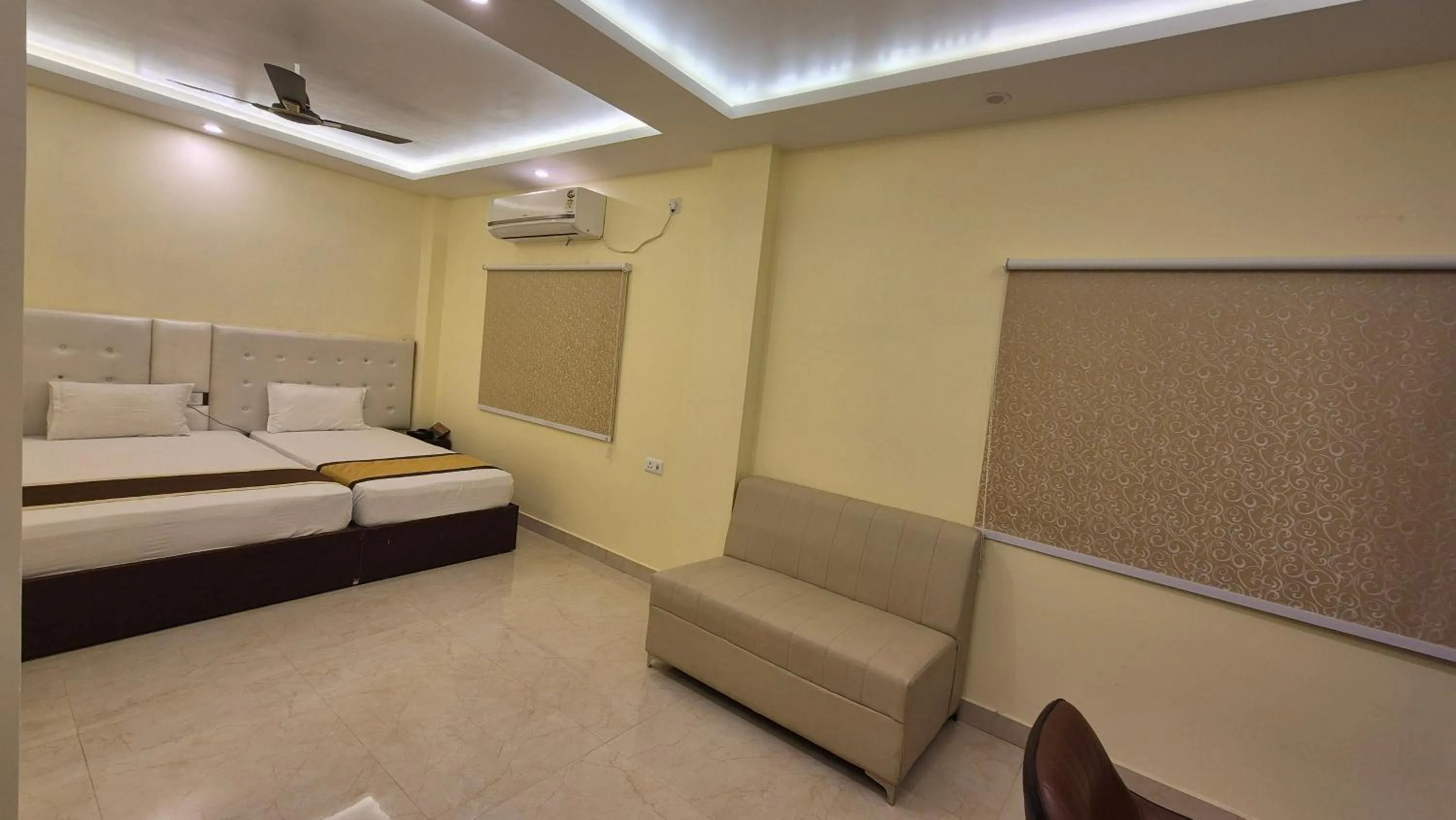 Bed in Royal View Residency