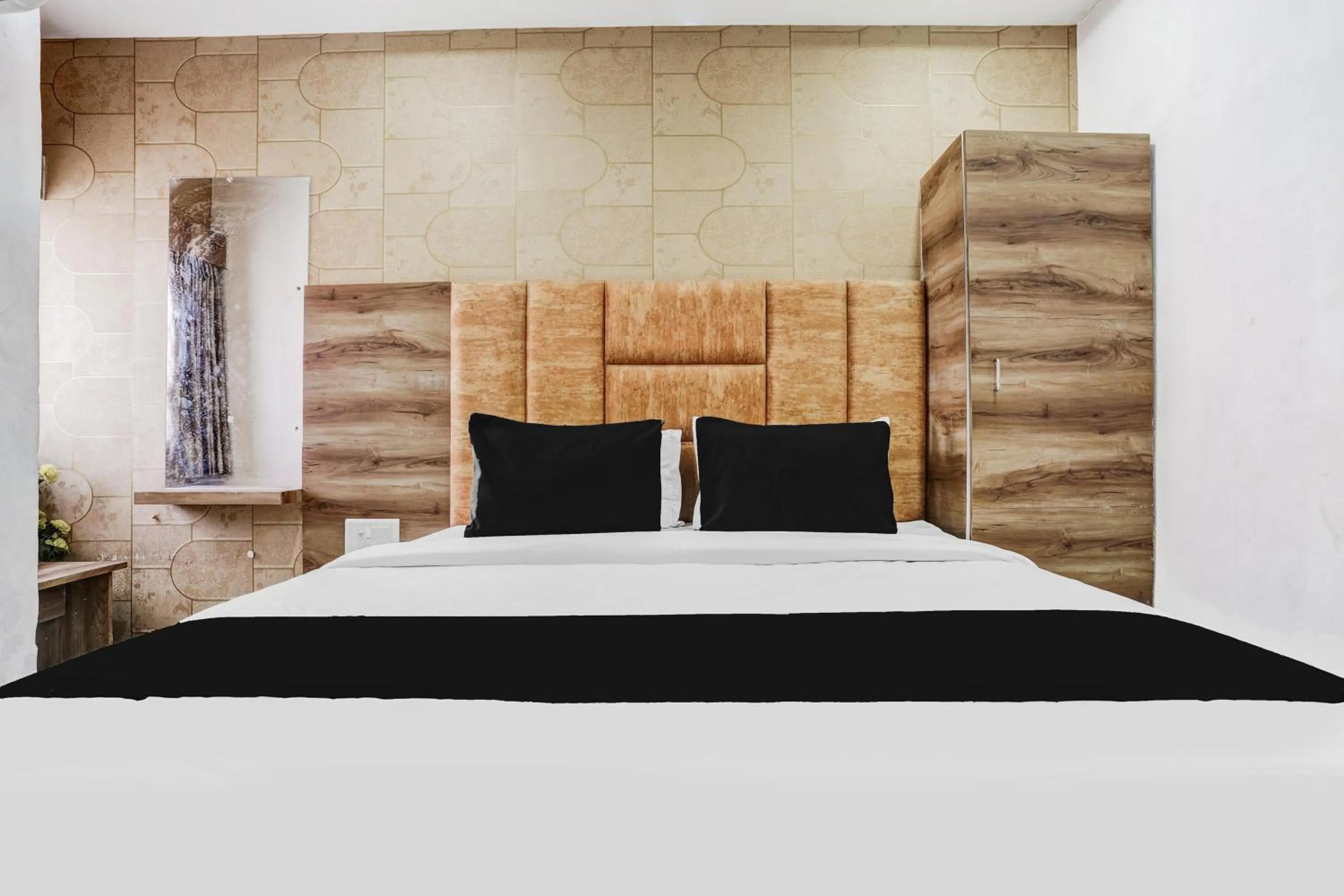 Bedroom in Super Collection O Maninagar Near Railway Station formerly A1 Residency