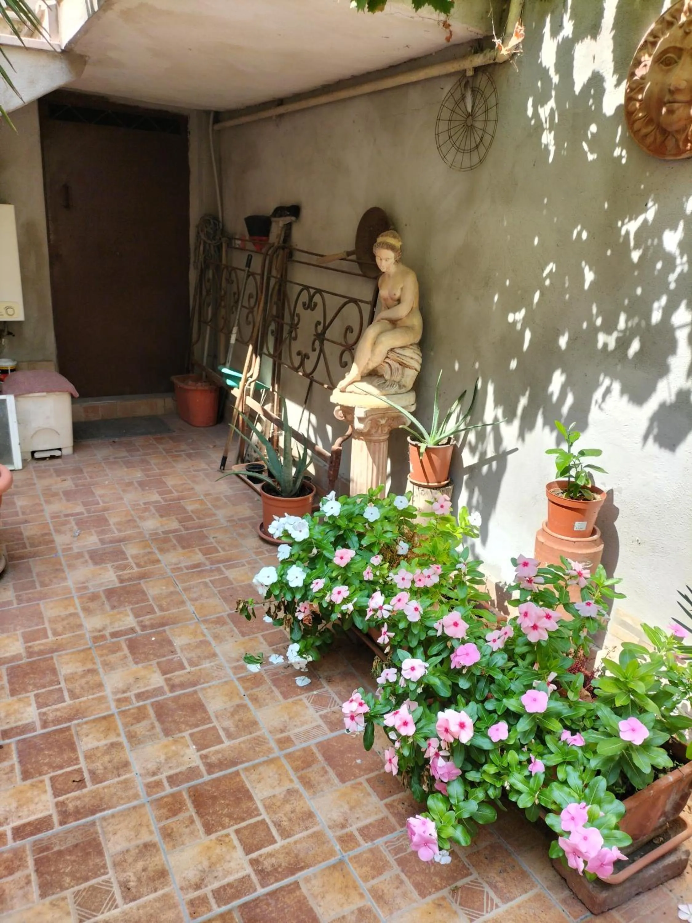 Garden view in Etna B&B