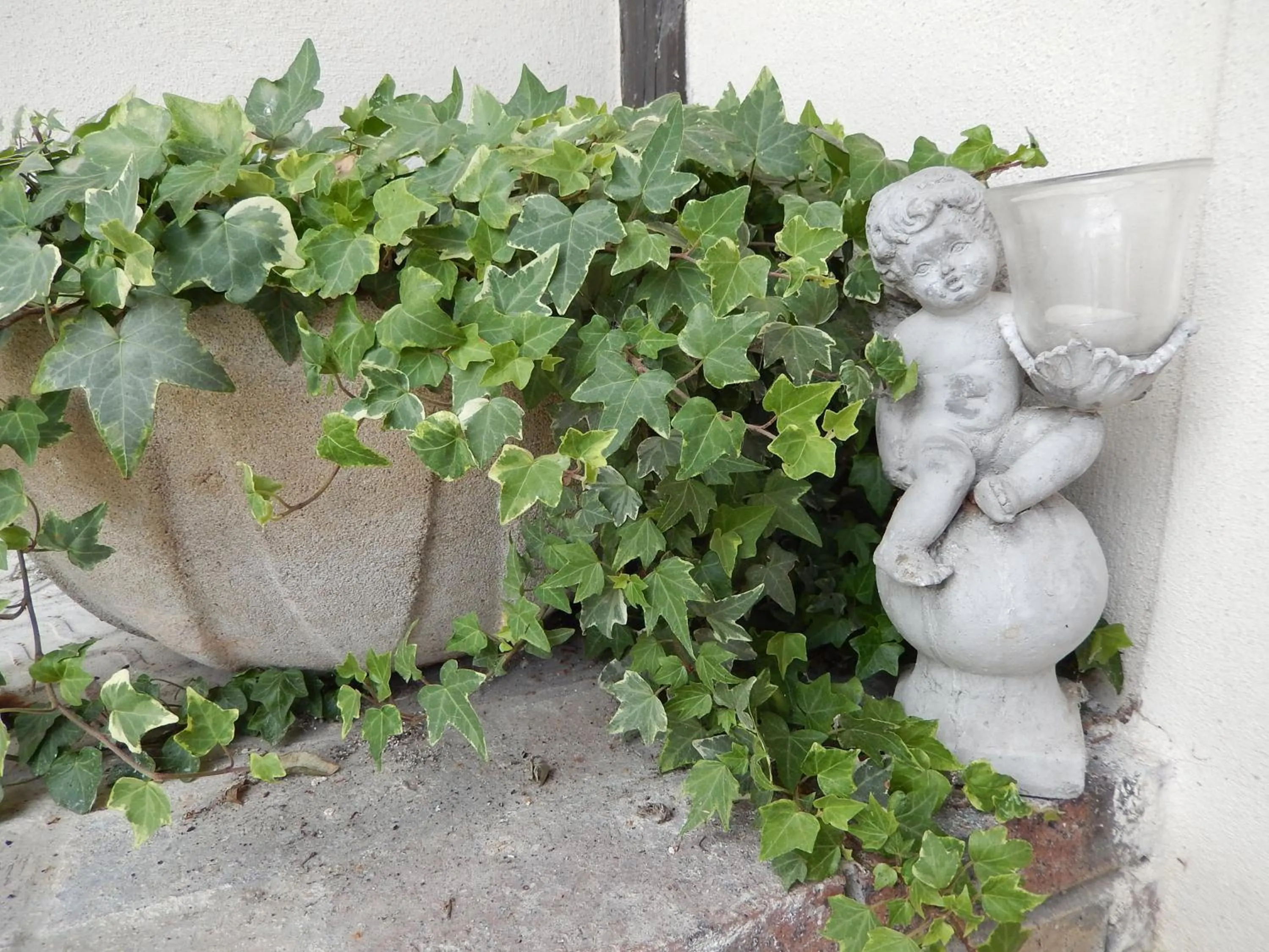 Decorative detail in La Cordonnerie de Réau