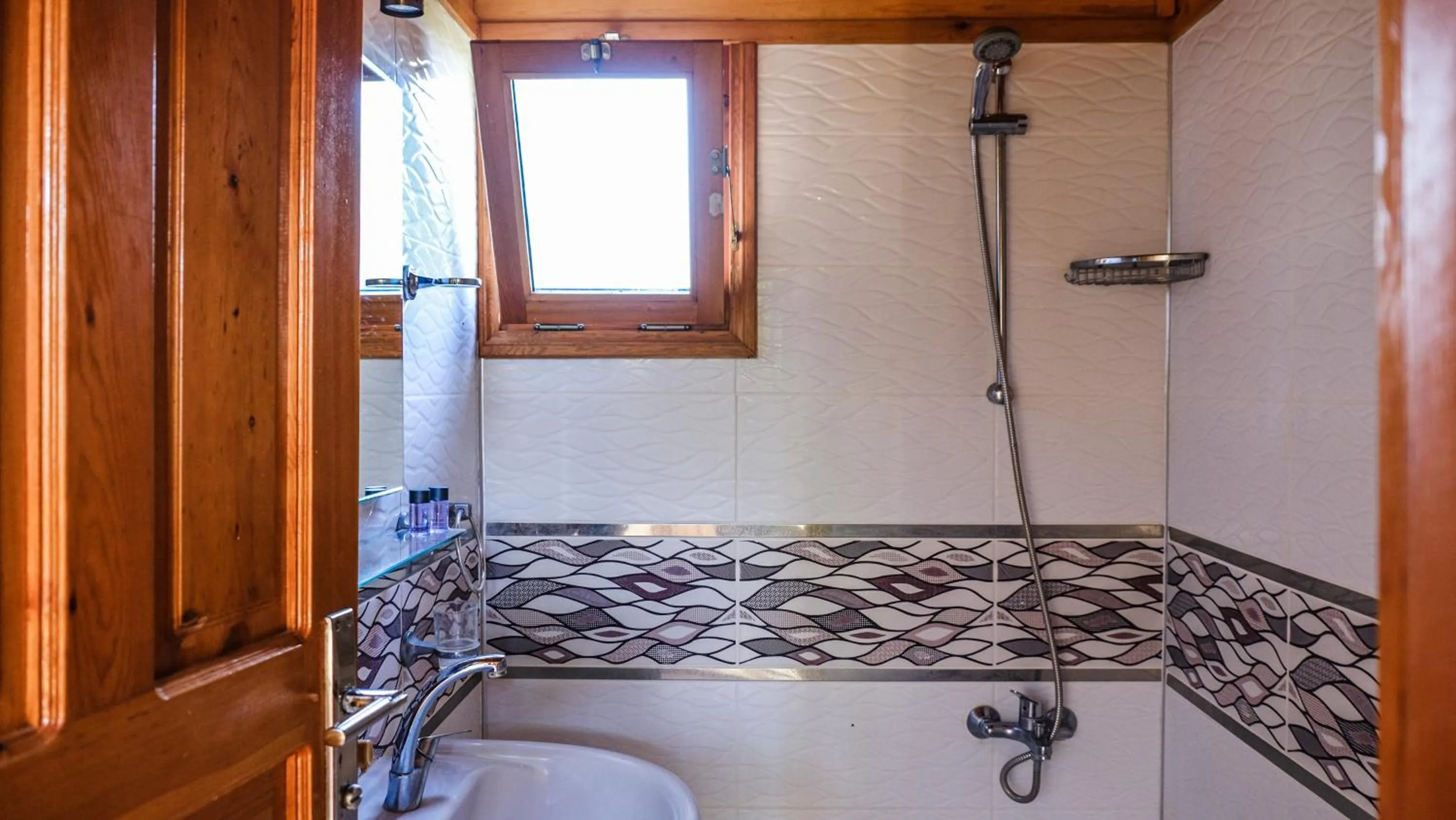 Bathroom in Lemon Garden Lodge