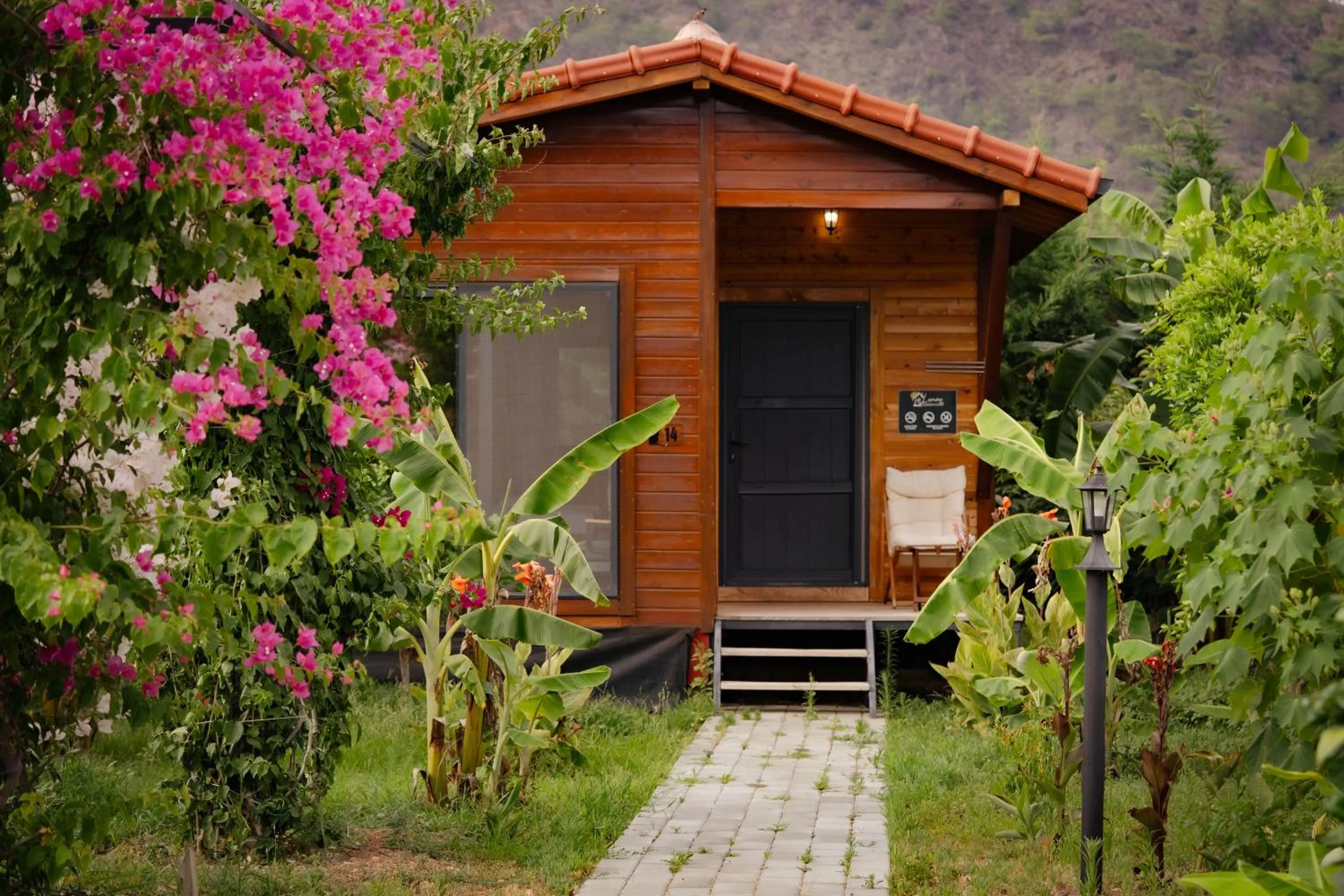 Photo of the whole room in Lemon Garden Lodge