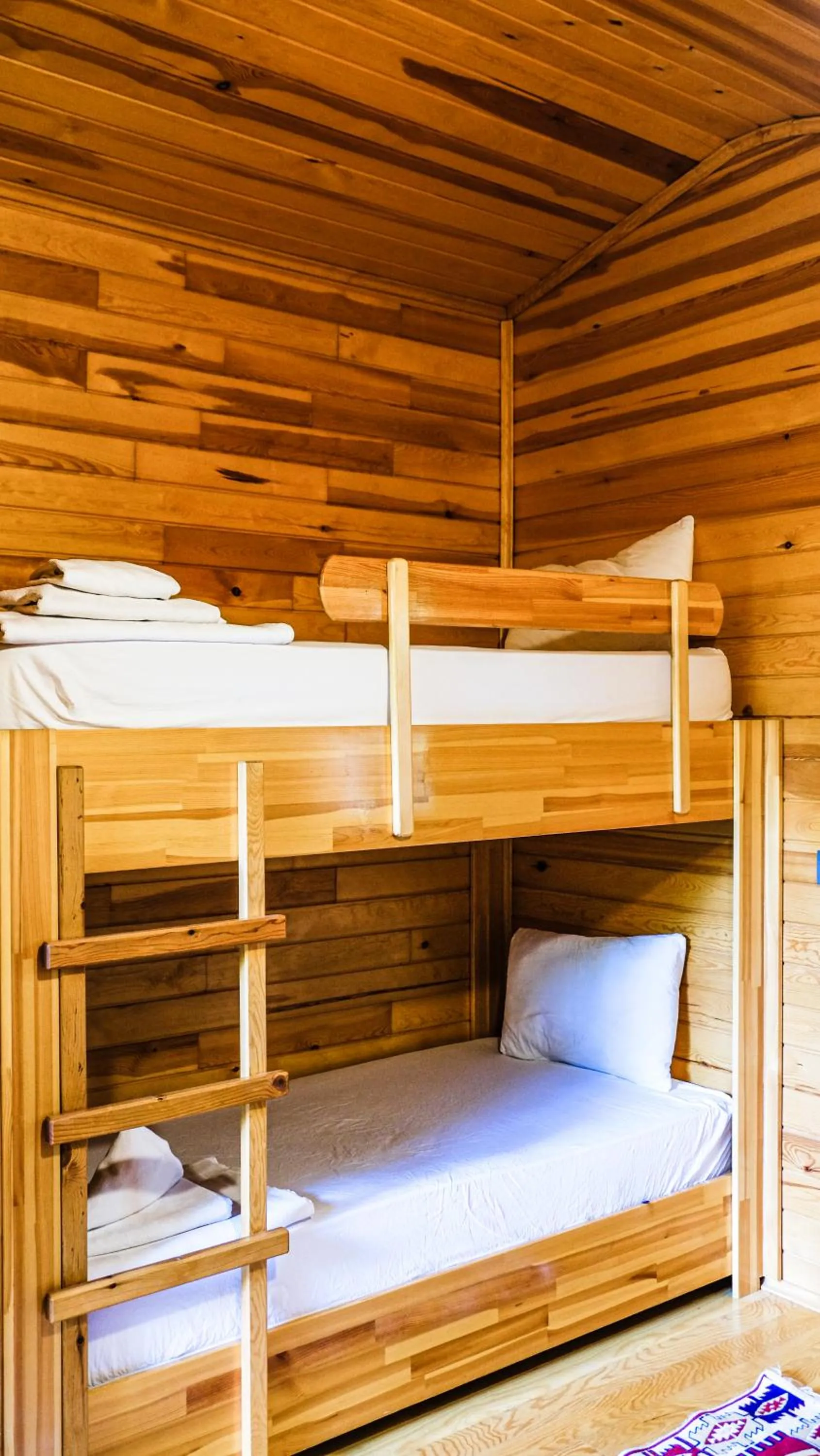 bunk bed, Bed in Lemon Garden Lodge