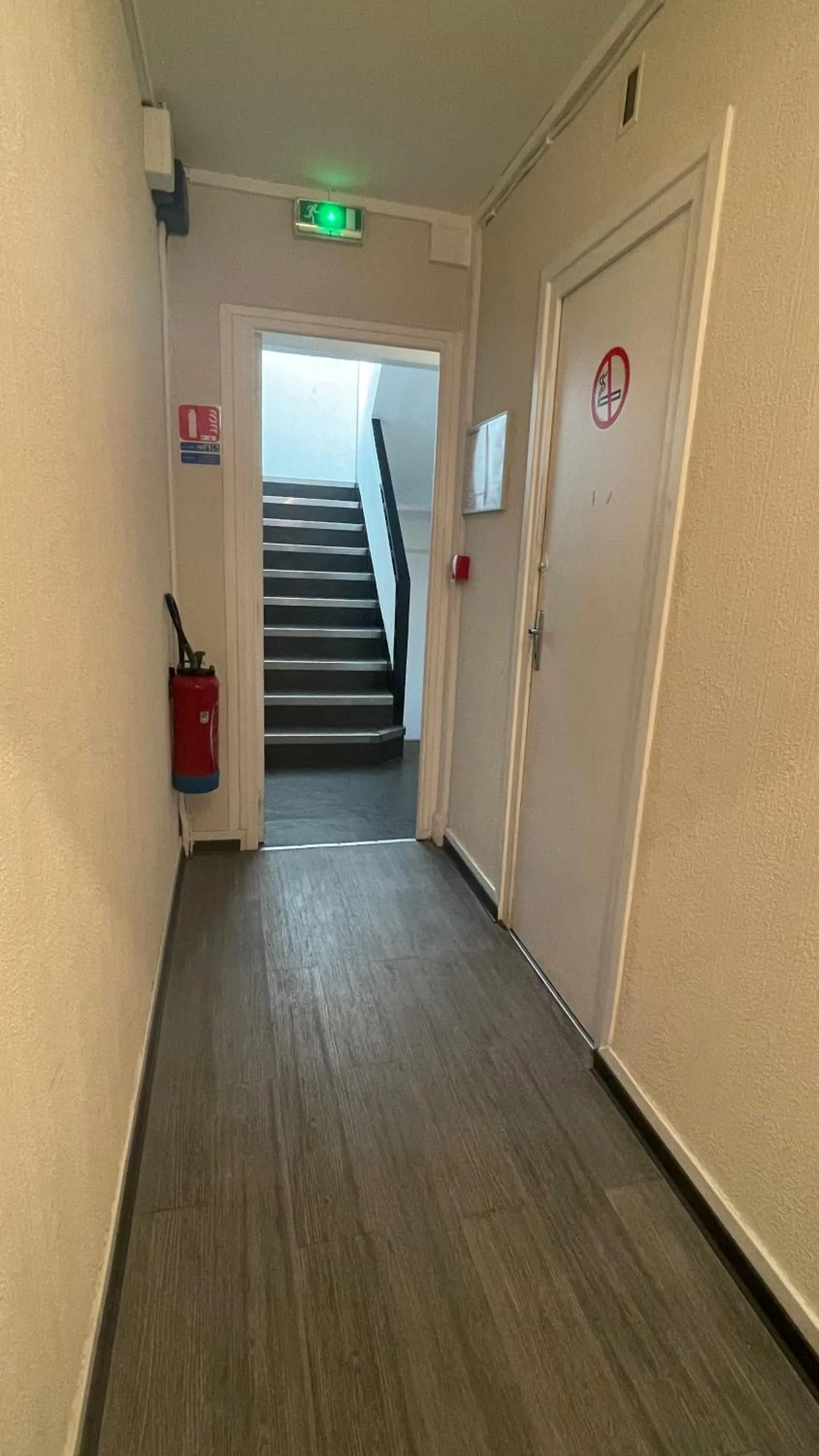 GOOD NIGHT HÔTEL By L'excess