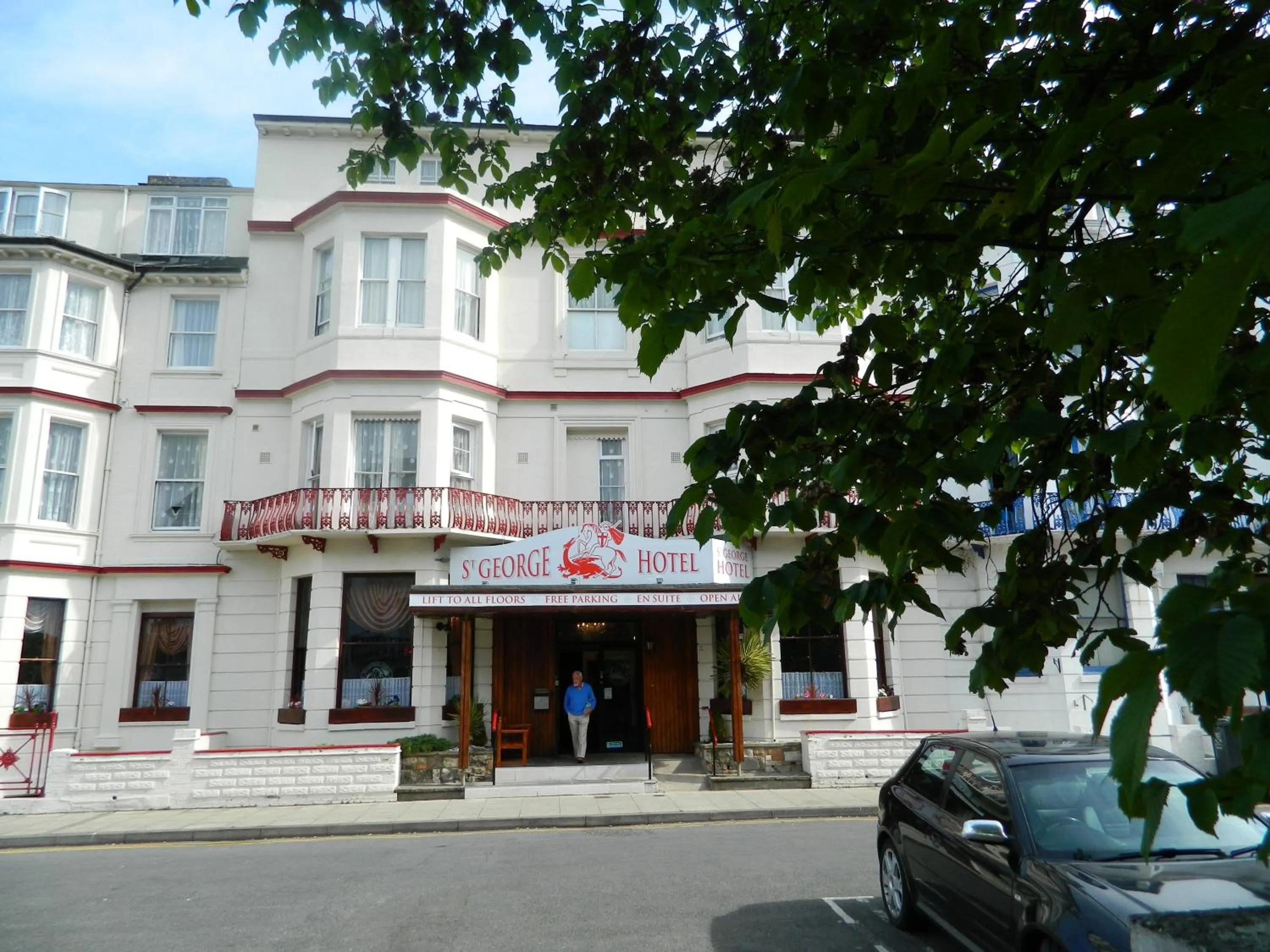 Facade/entrance in St George Hotel Great Yarmouth