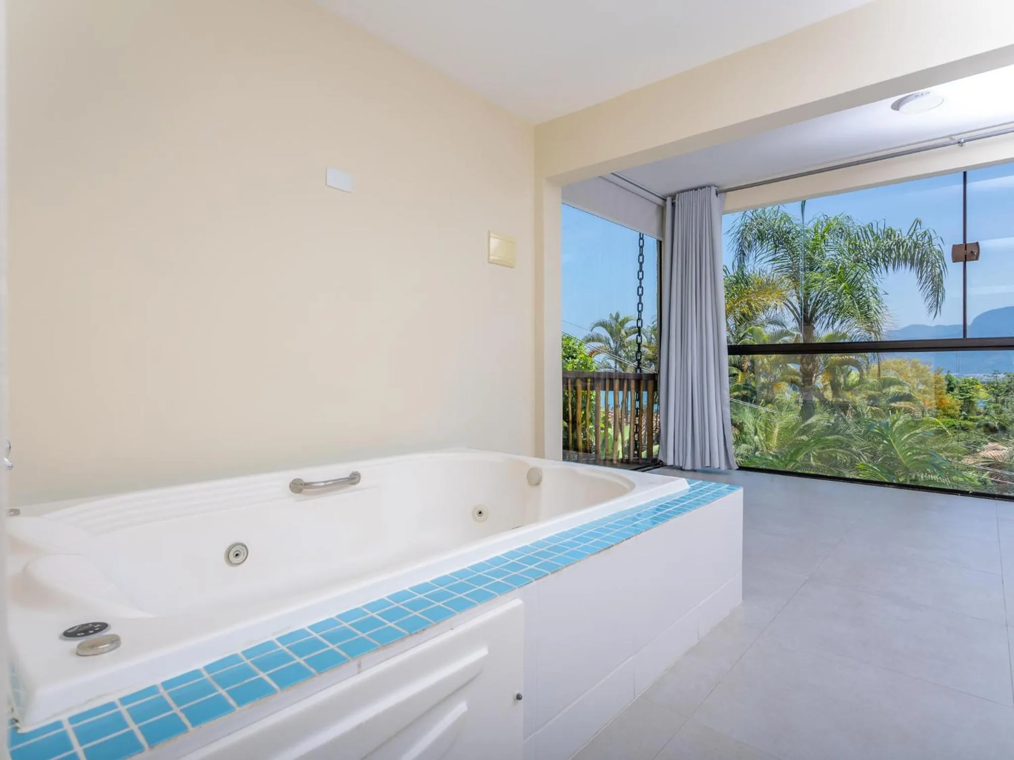 Hot Tub in Eco Baepi Residence