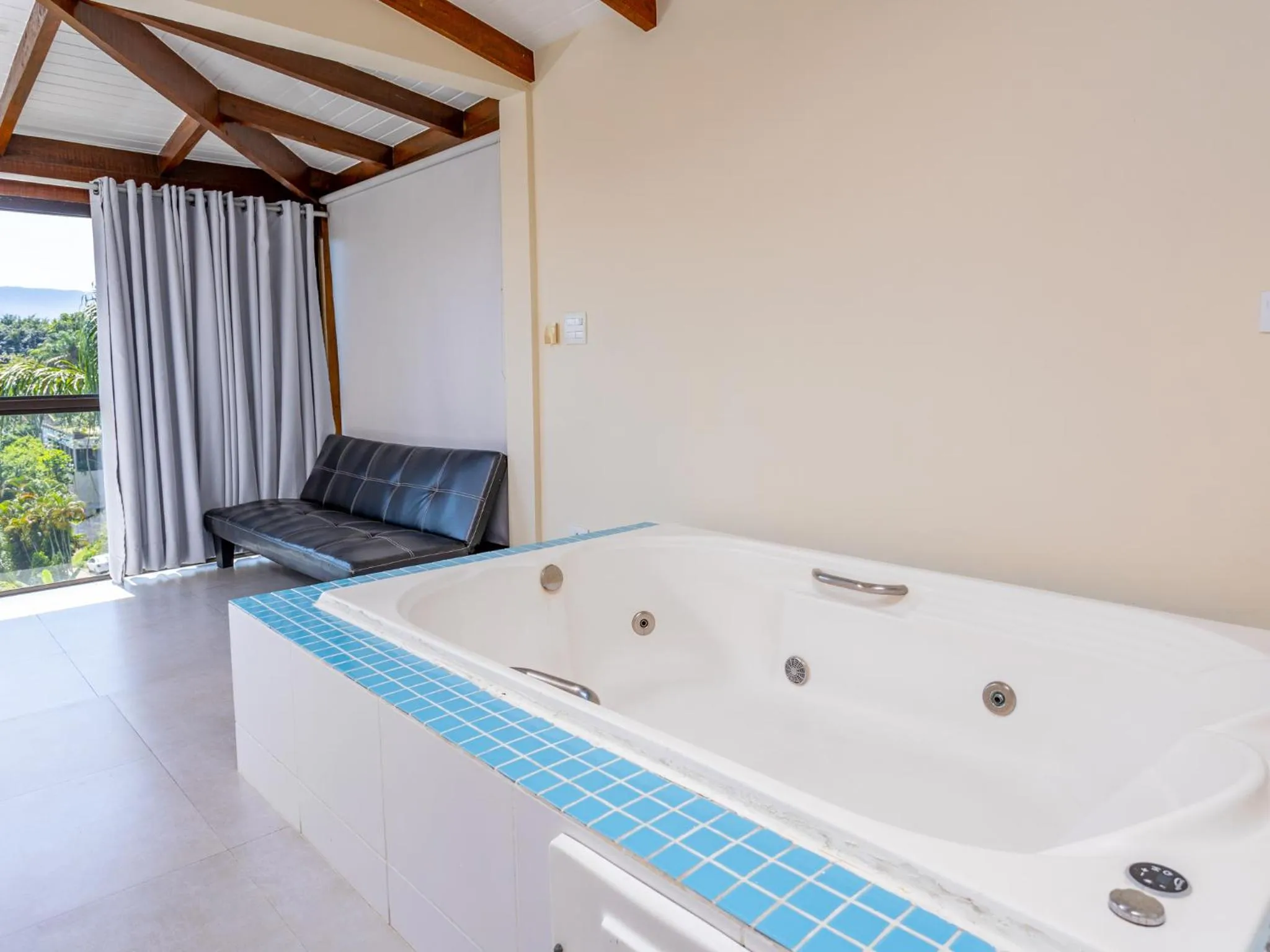 Hot Tub in Eco Baepi Residence