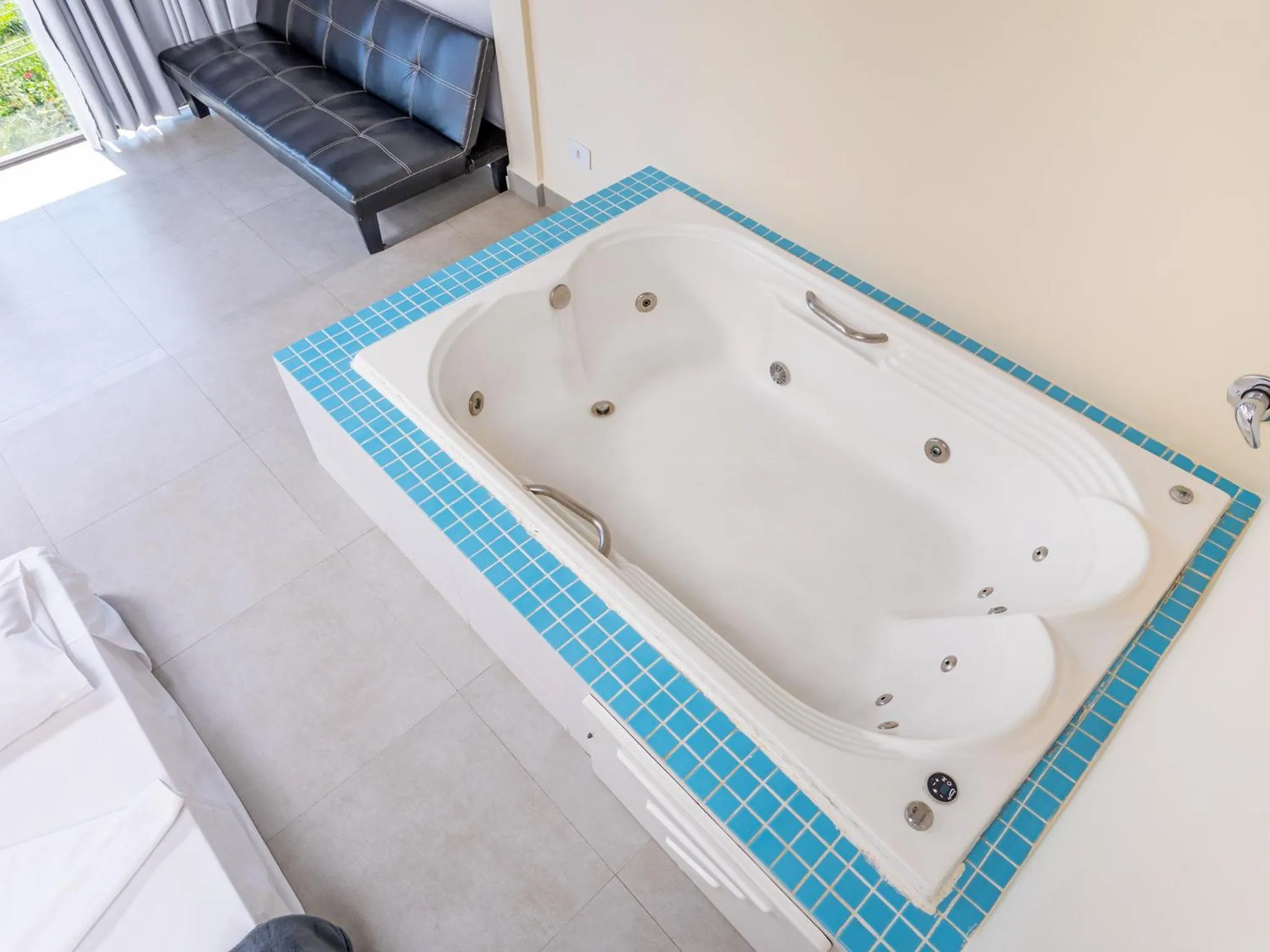 Hot Tub in Eco Baepi Residence