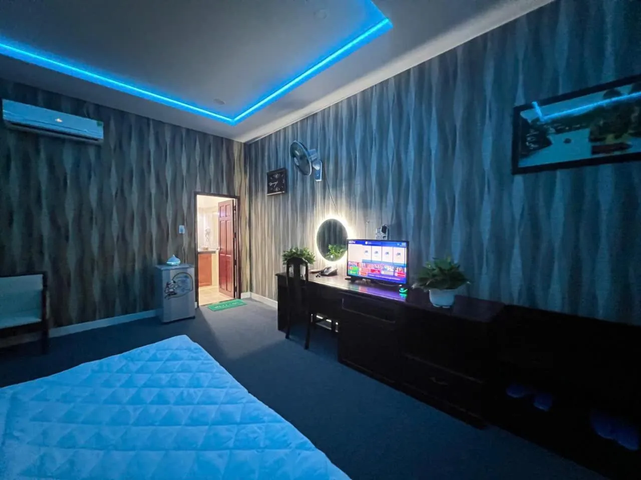 Bed in Phi Long 2 Hotel Thu Dau Mot