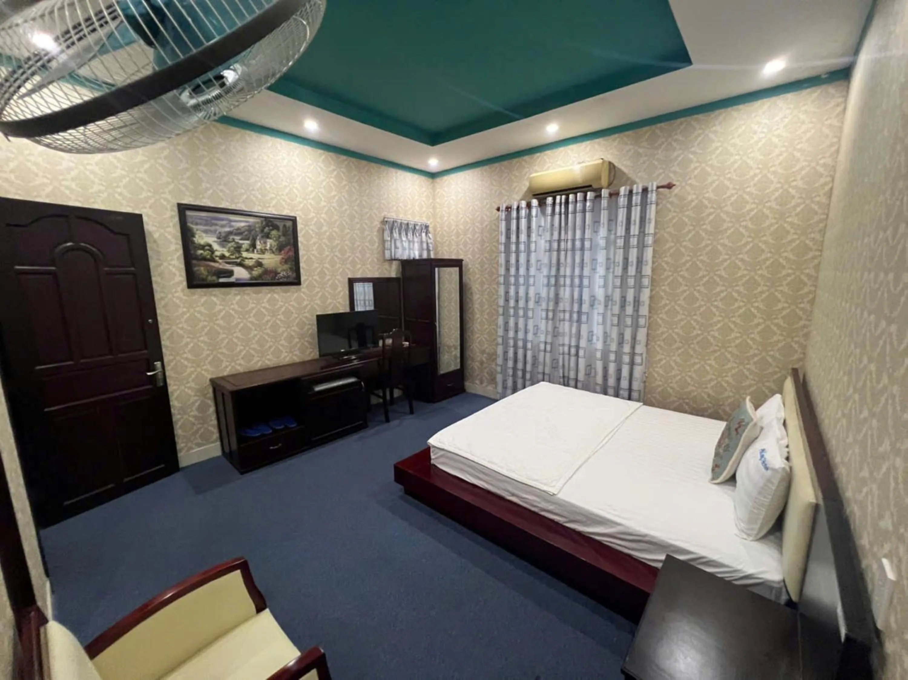 Bedroom in Phi Long 2 Hotel Thu Dau Mot