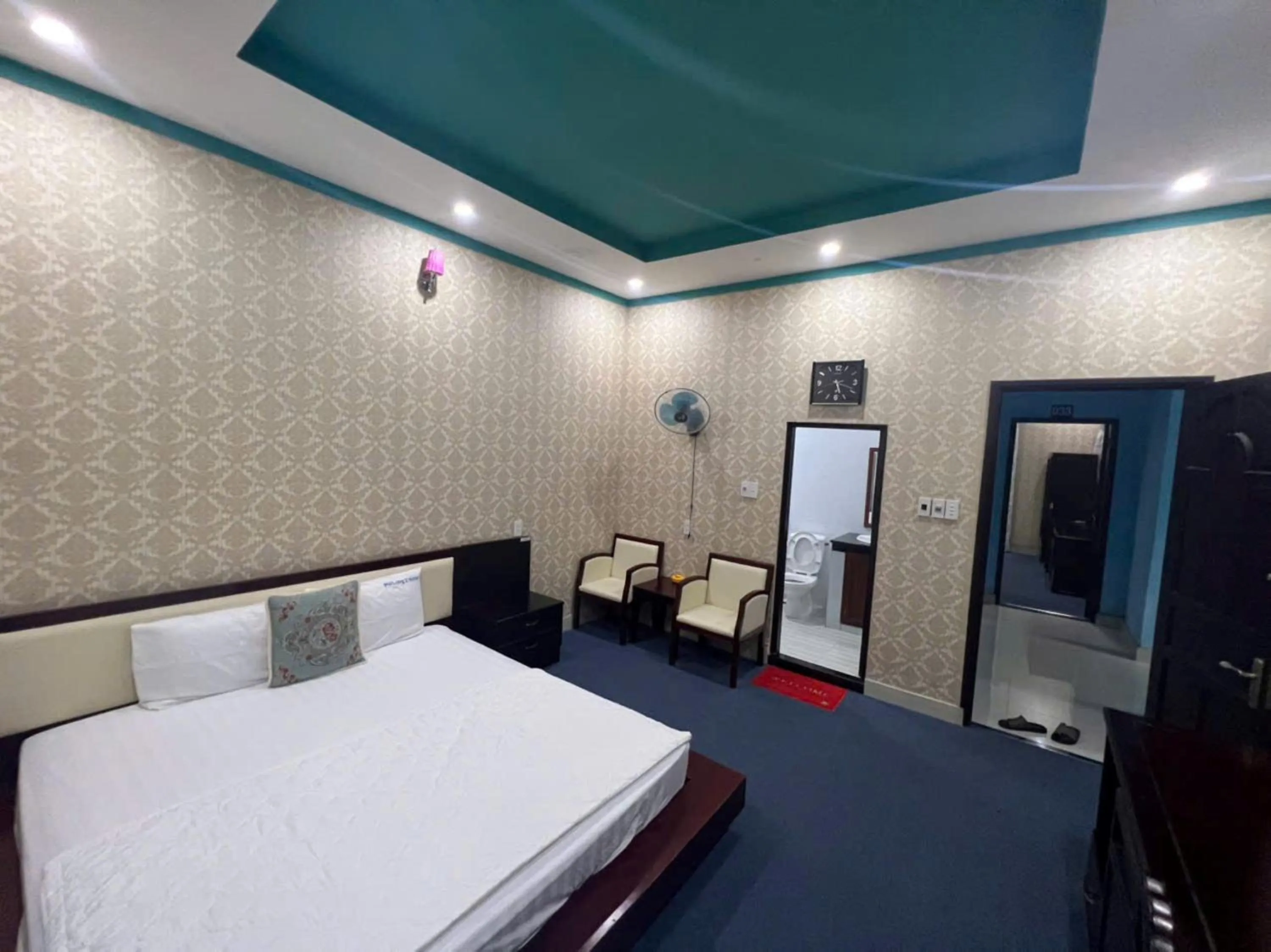 Bed in Phi Long 2 Hotel Thu Dau Mot