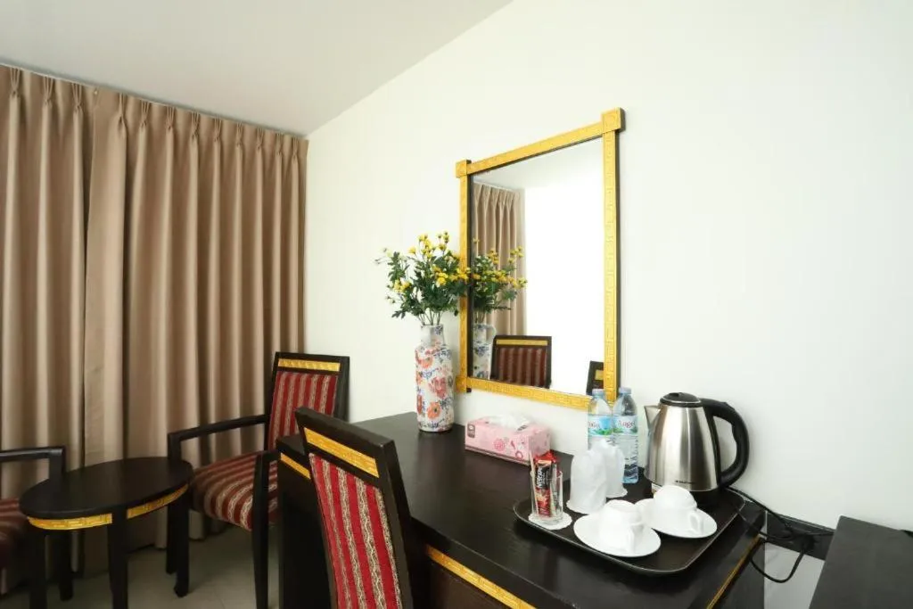 Coffee/tea facilities, Dining Area in Lucky Palace Hotel