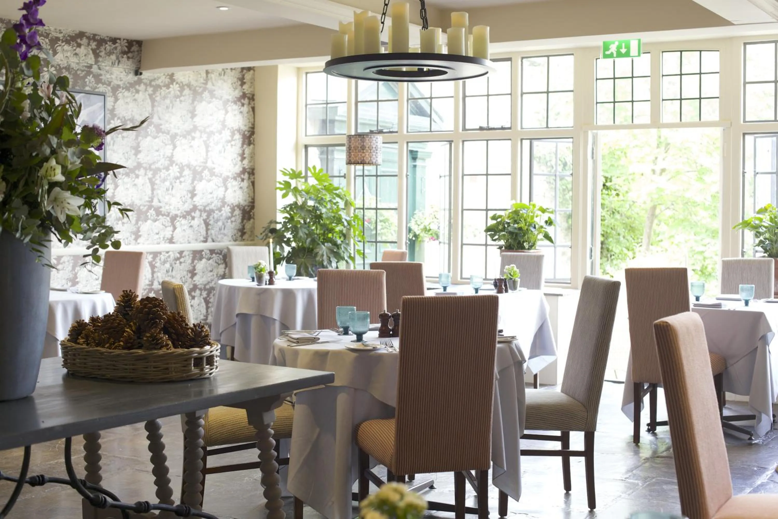 Restaurant/places to eat in The Bay Tree Hotel