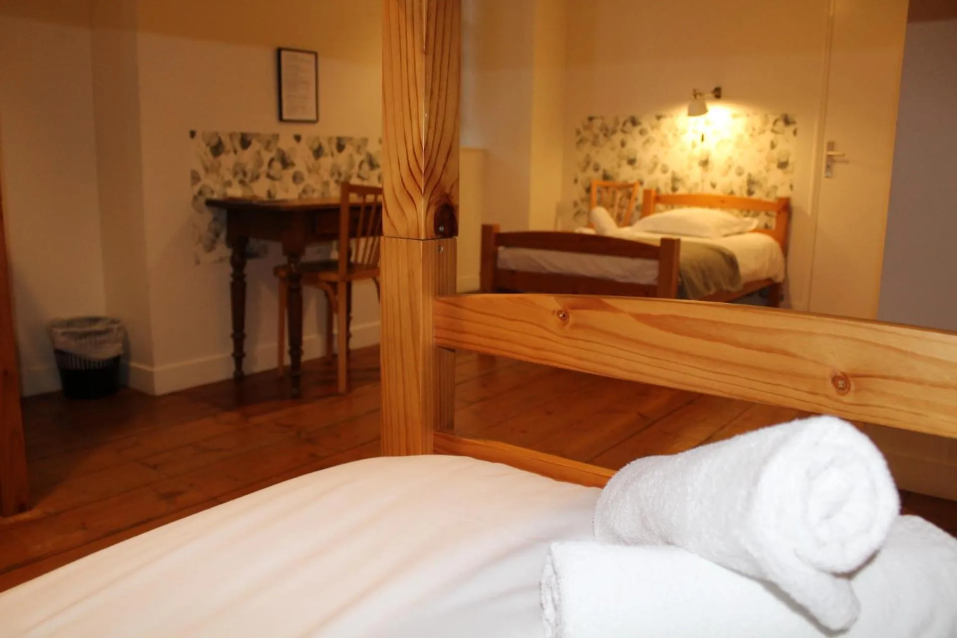 Bed in Le grand couvent de Gramat