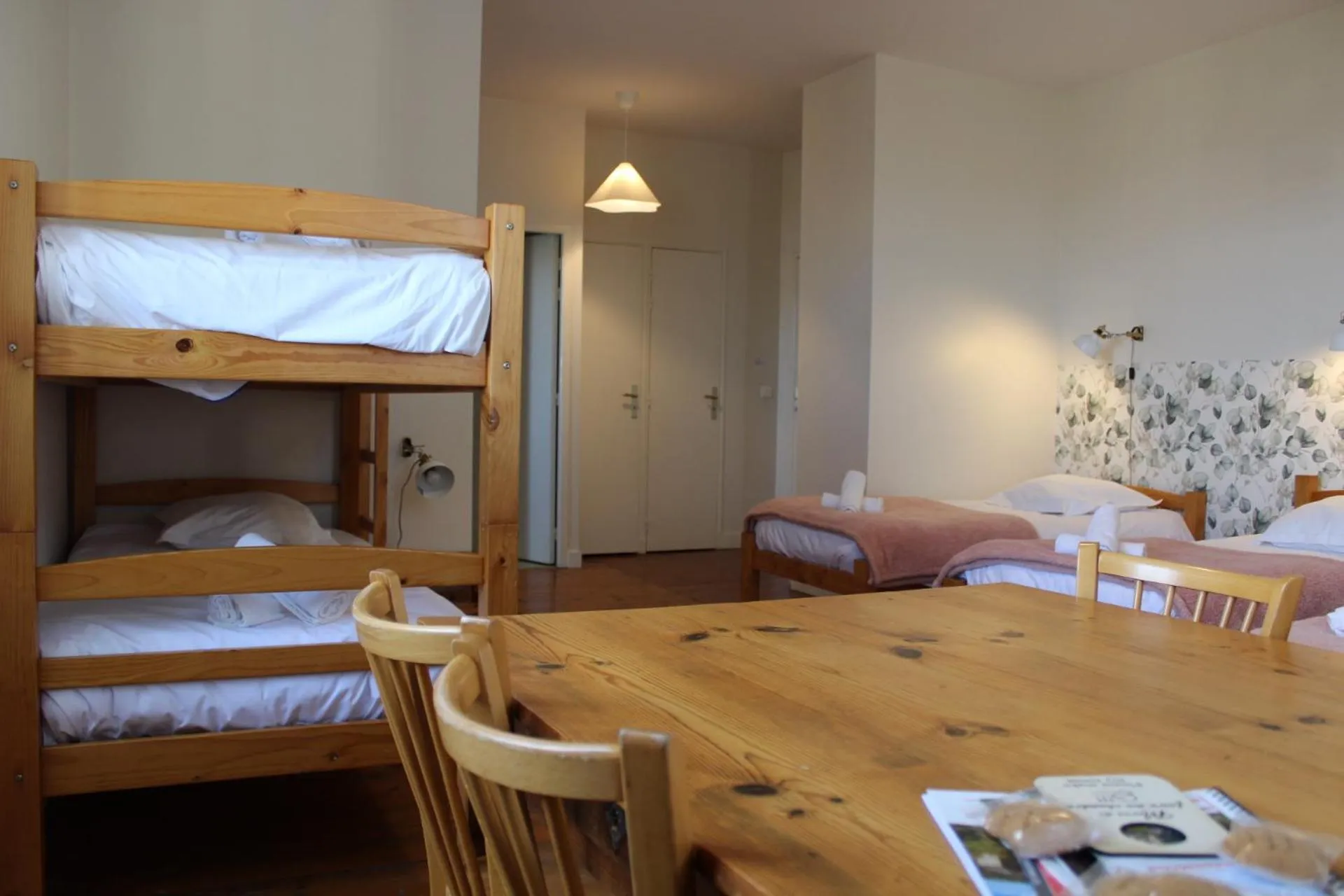 Photo of the whole room, Bed in Le grand couvent de Gramat