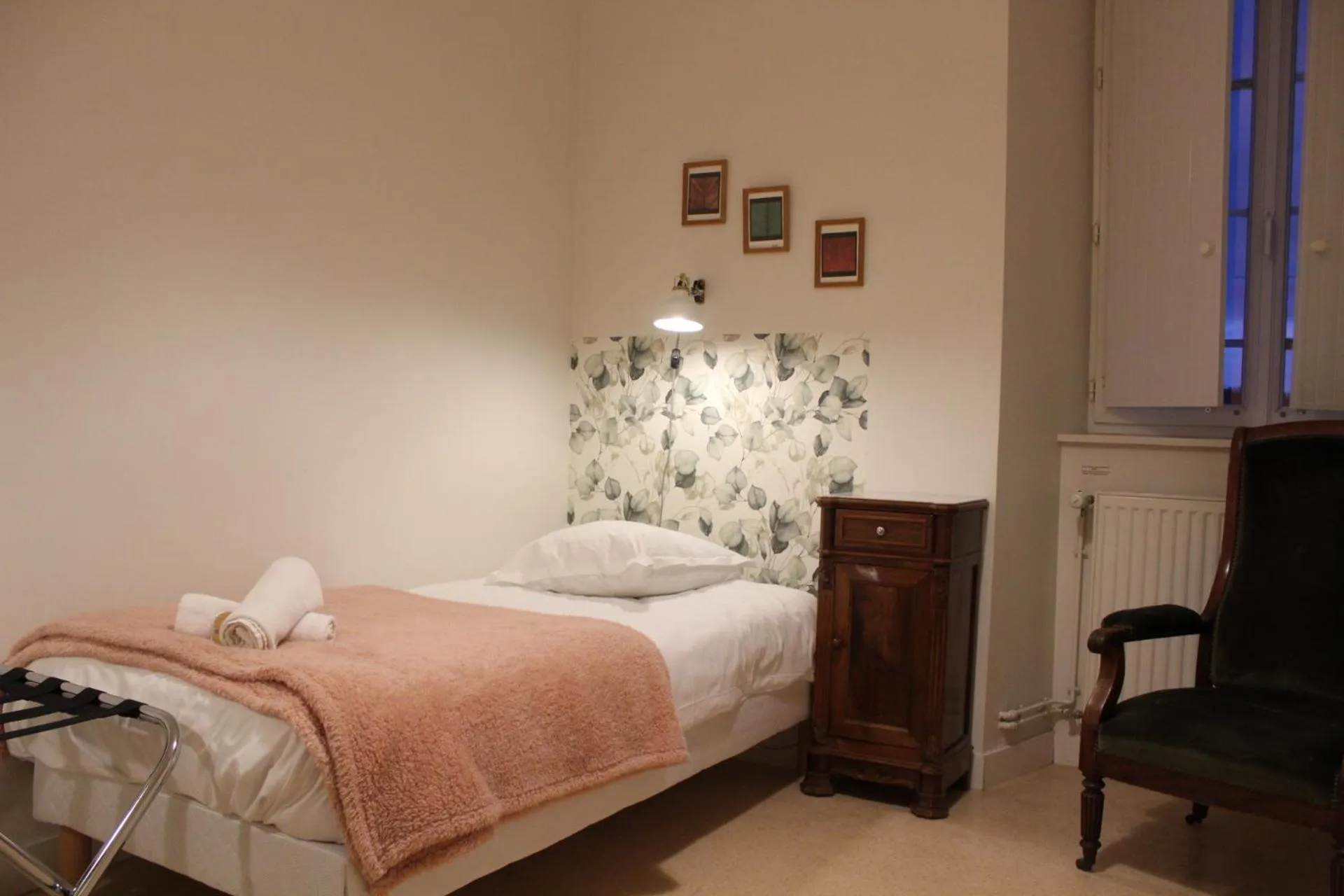 Photo of the whole room, Bed in Le grand couvent de Gramat