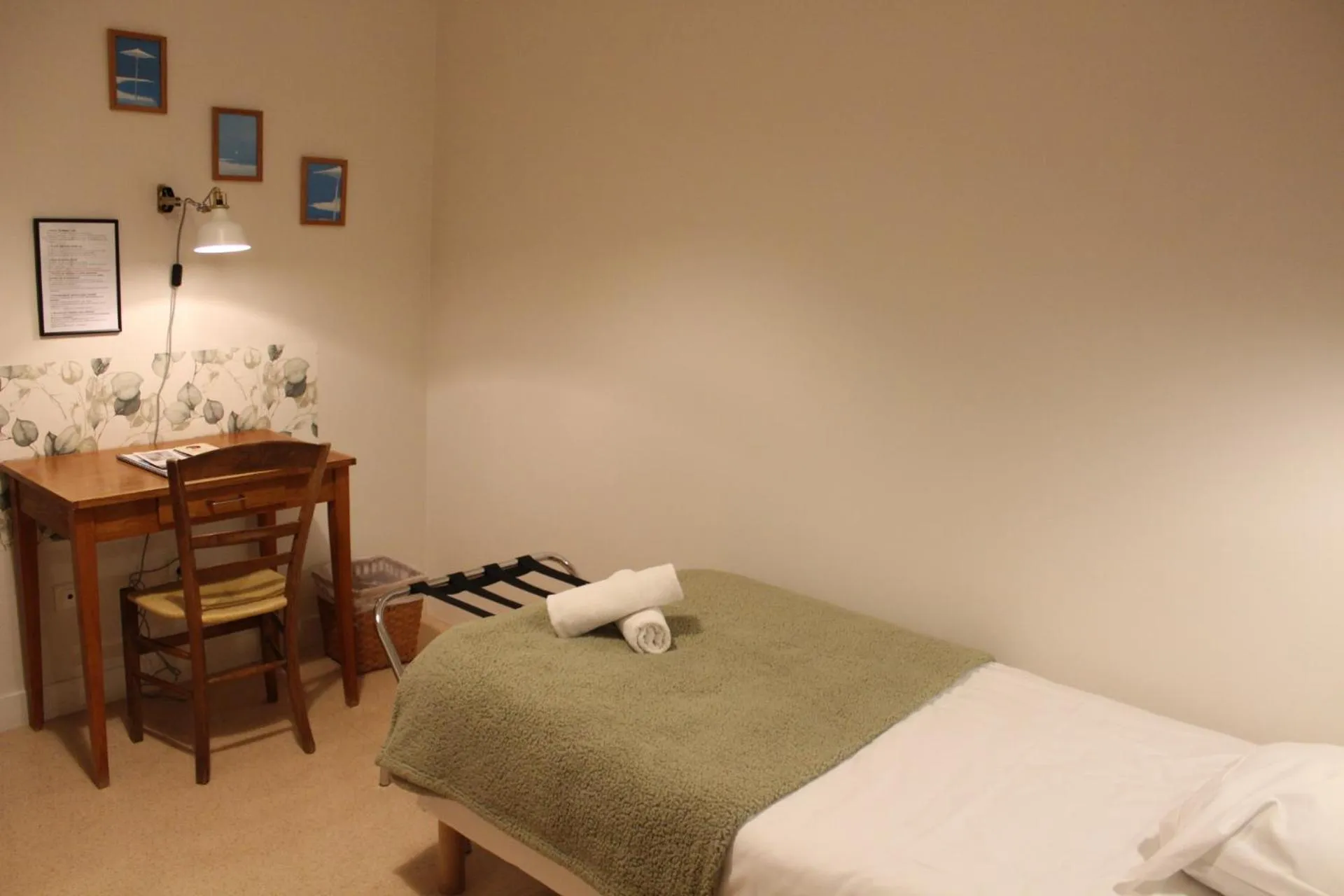 Photo of the whole room, Bed in Le grand couvent de Gramat