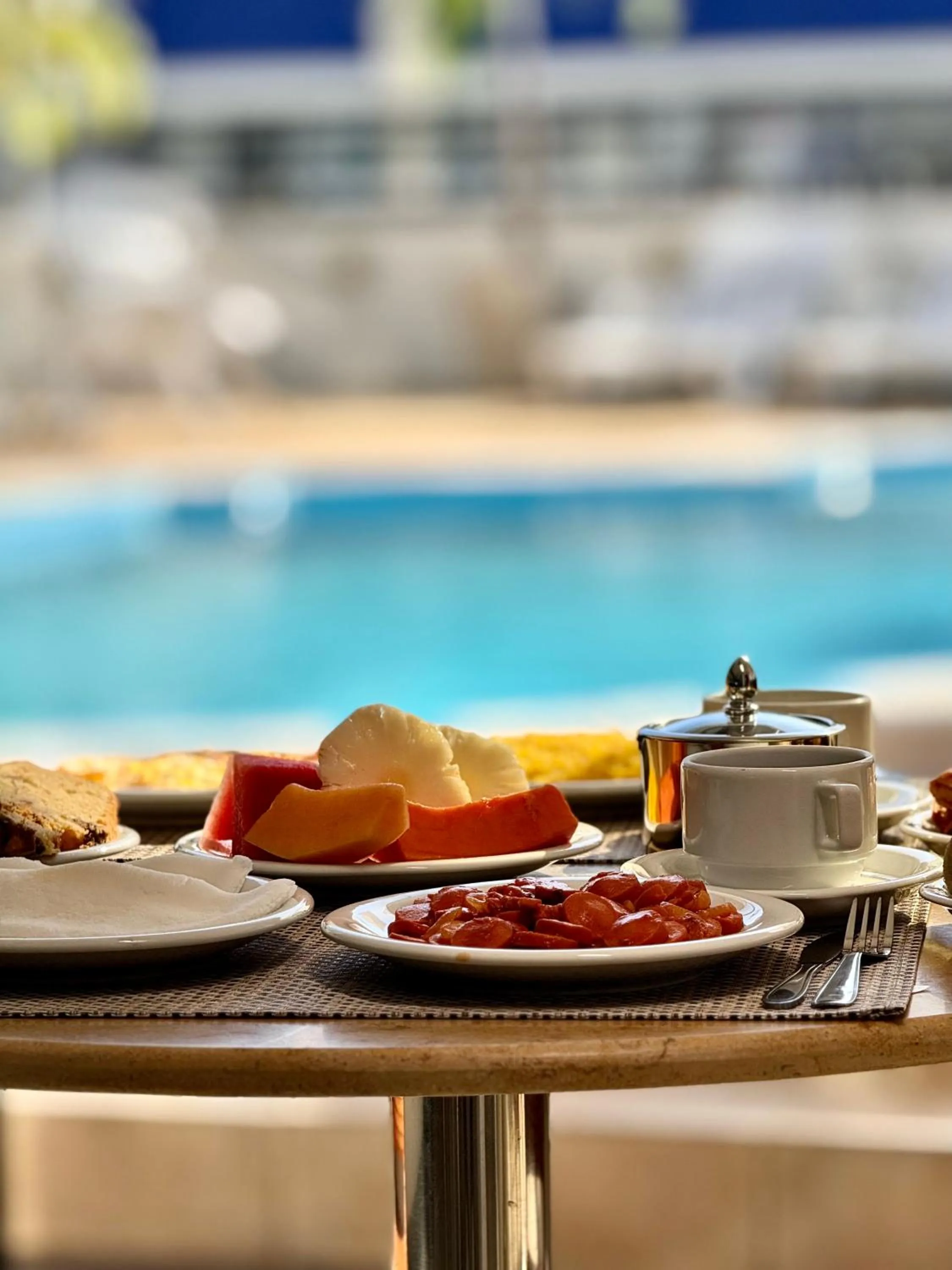 Food and drinks in Las Brisas Beach Hotel