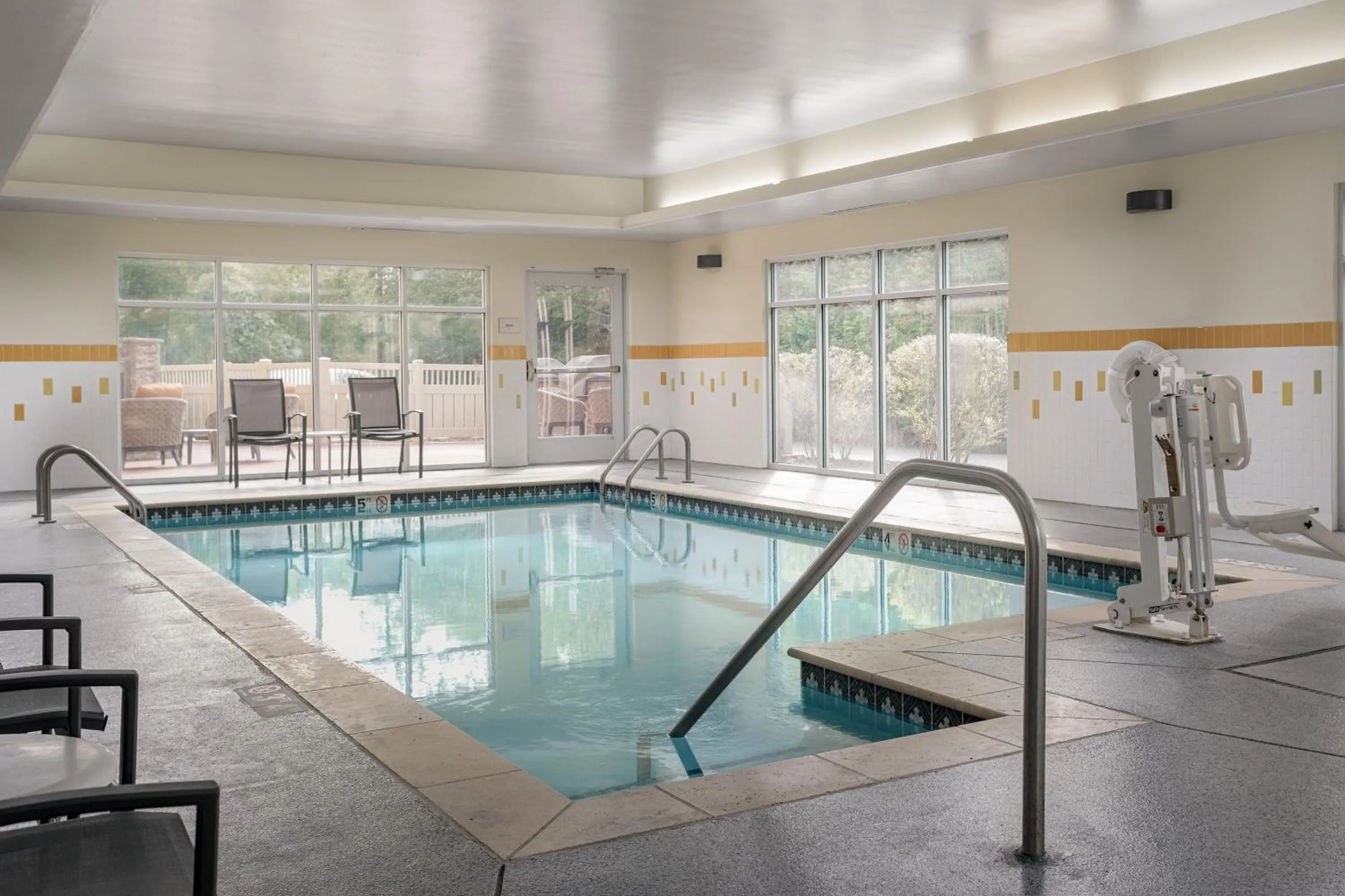Swimming pool in Fairfield Inn & Suites by Marriott Columbia