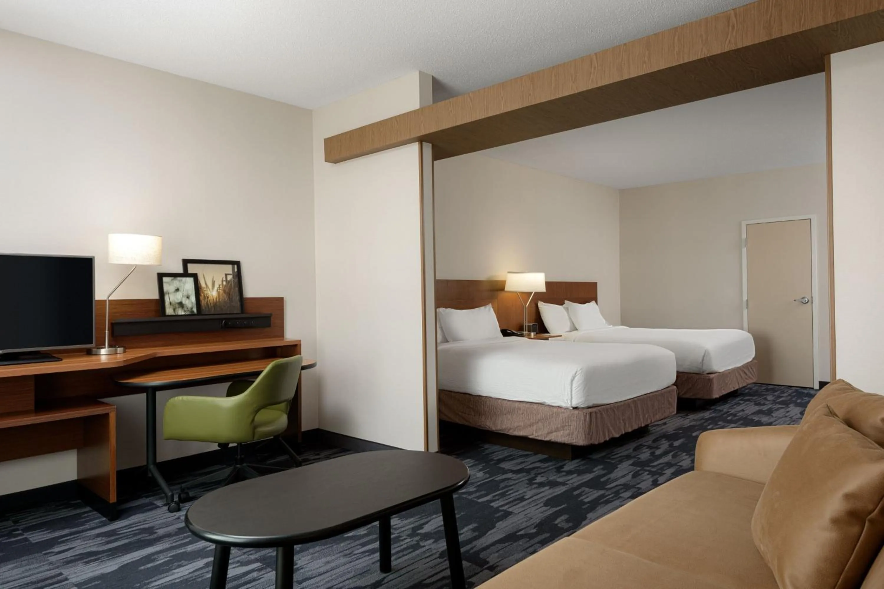 Photo of the whole room, Bed in Fairfield Inn & Suites by Marriott Columbia