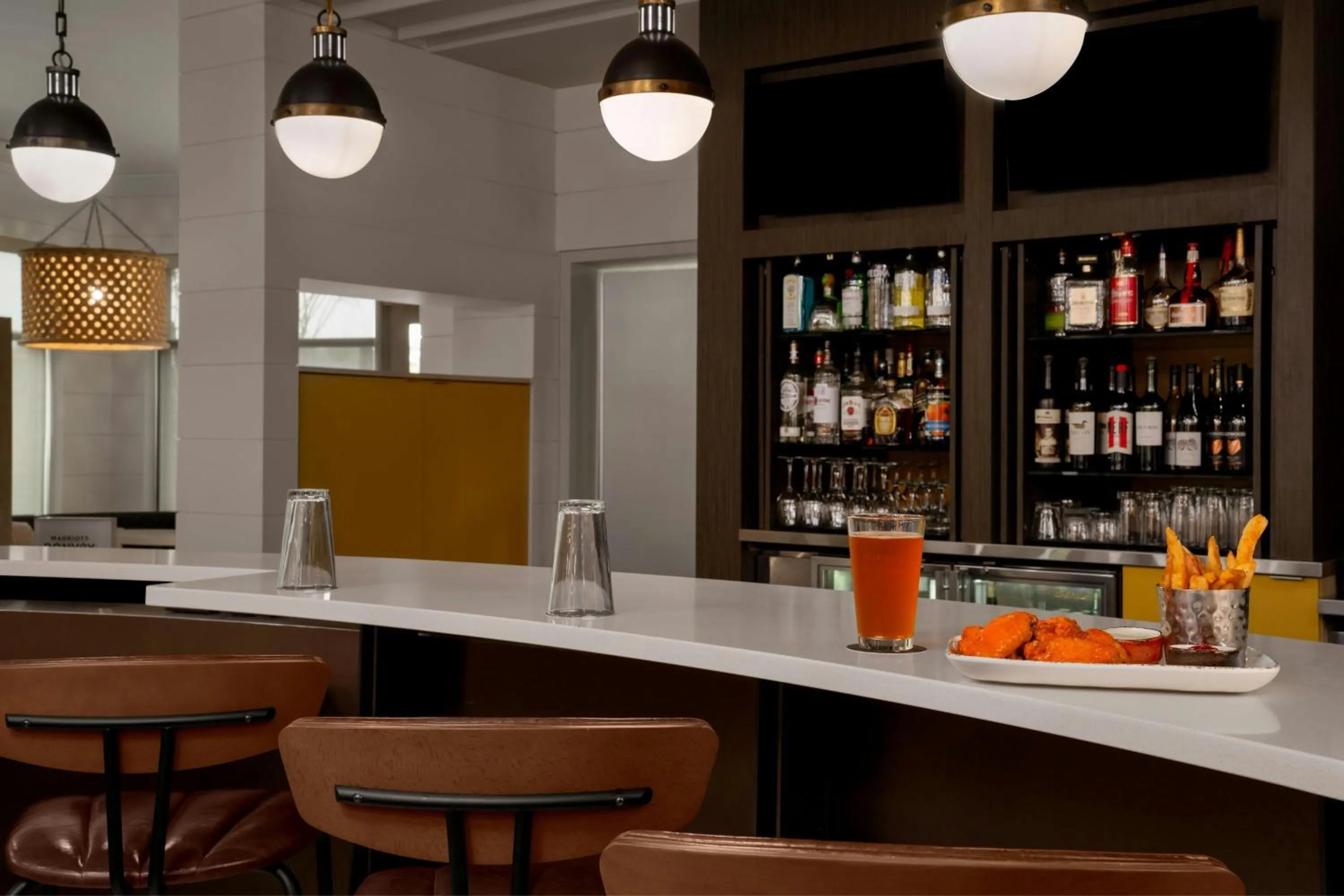 Lounge or bar in Courtyard by Marriott Charleston Summerville