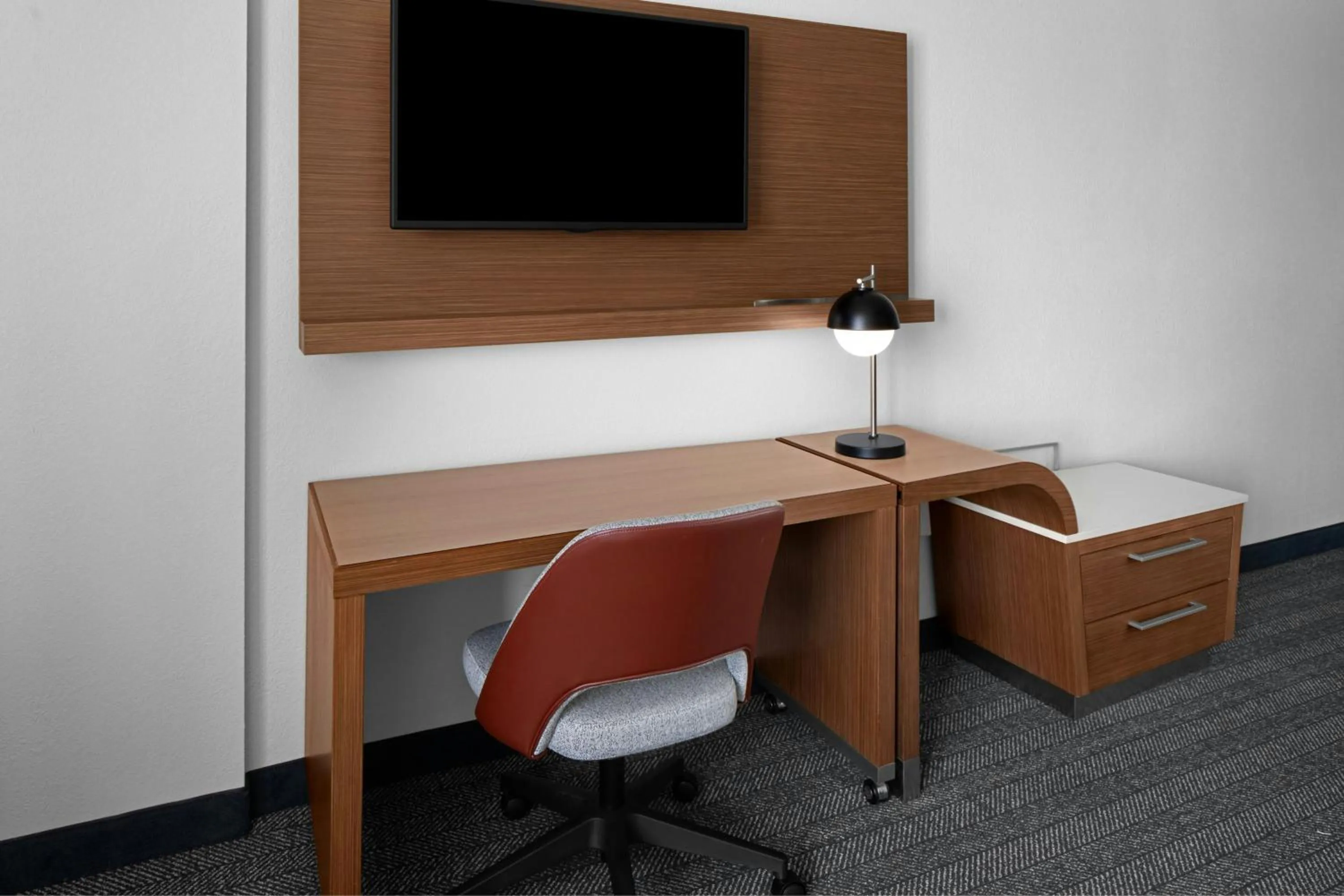 Photo of the whole room in Courtyard by Marriott Charleston Summerville