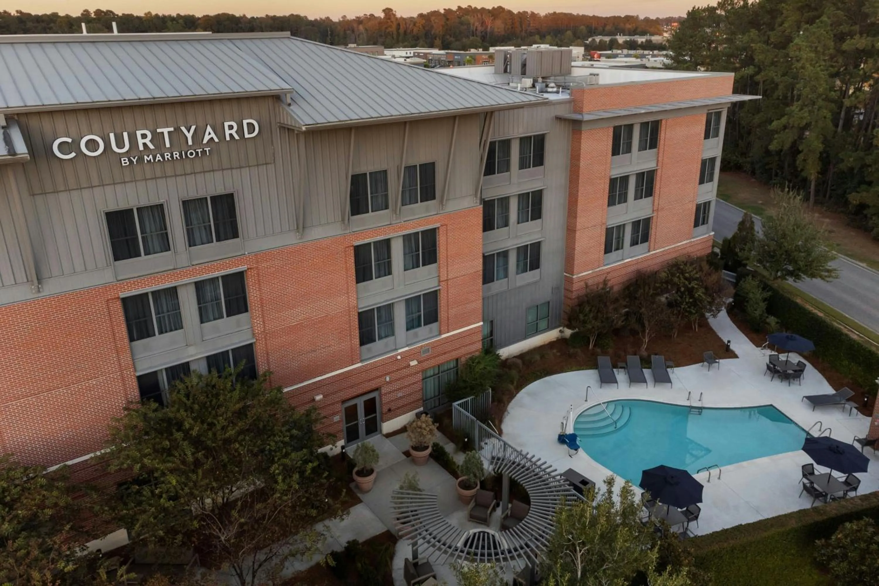 Property building in Courtyard by Marriott Charleston Summerville