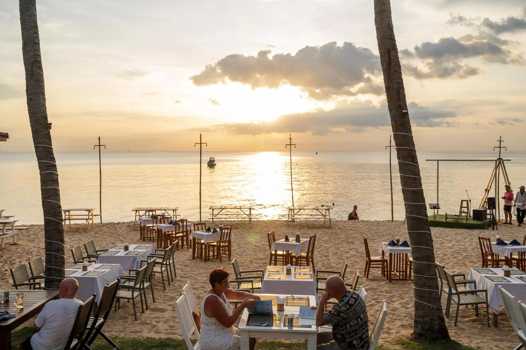 Restaurant/places to eat in Sea Star Resort