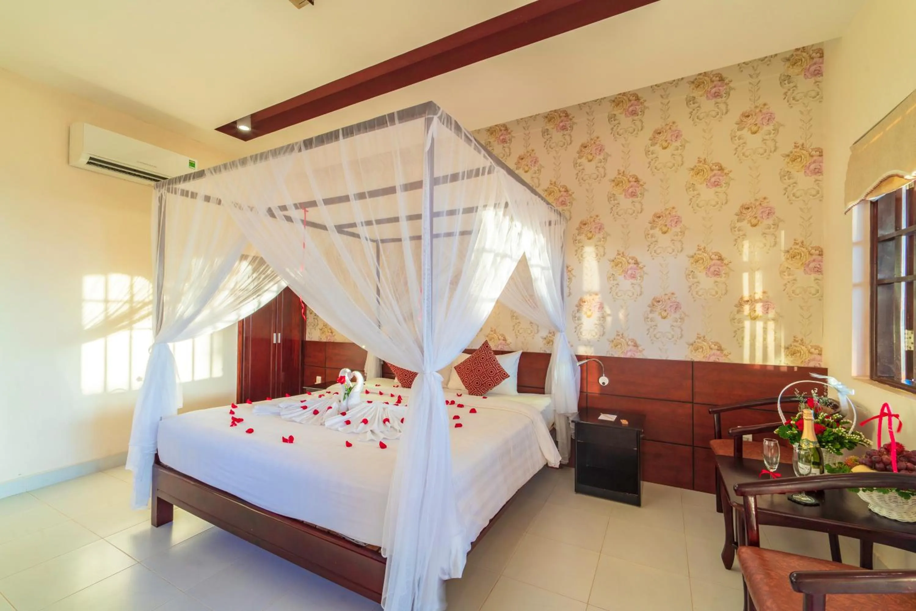 bunk bed, Bed in Sea Star Resort