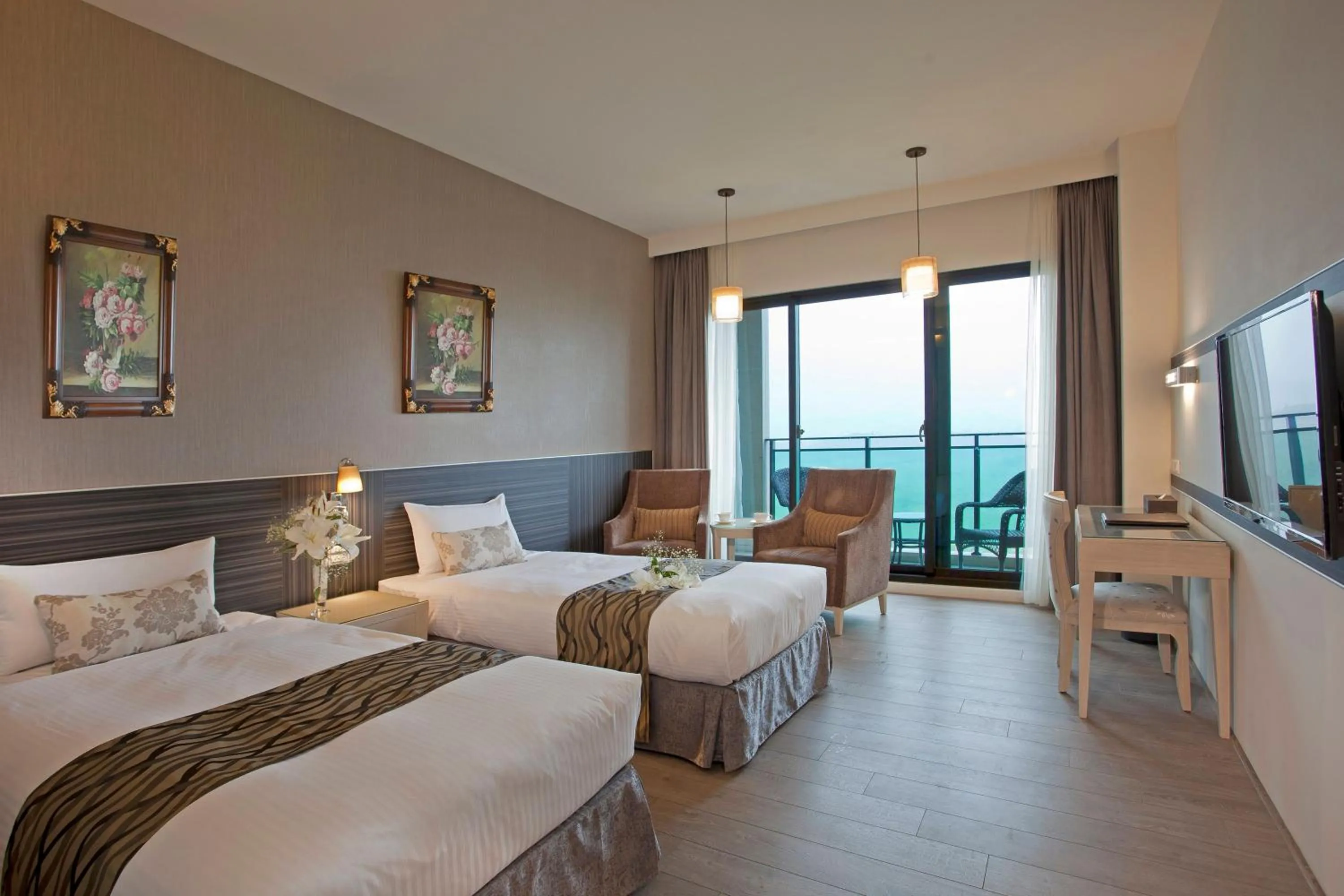 Day, Bed in Renyi Lake Hotel