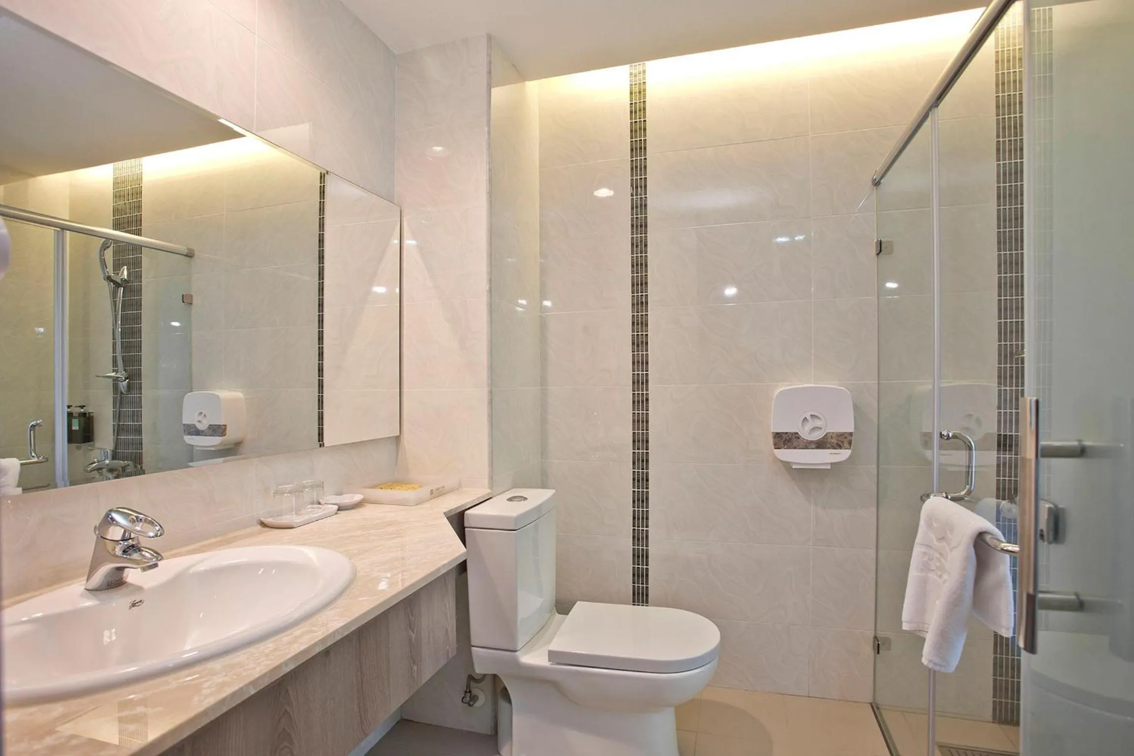 Bathroom in Renyi Lake Hotel