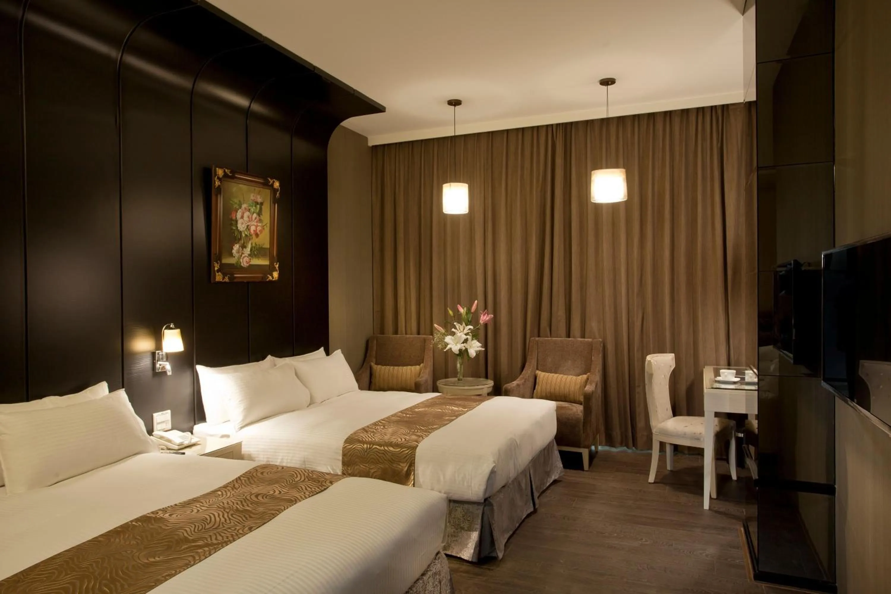 Photo of the whole room, Bed in Renyi Lake Hotel