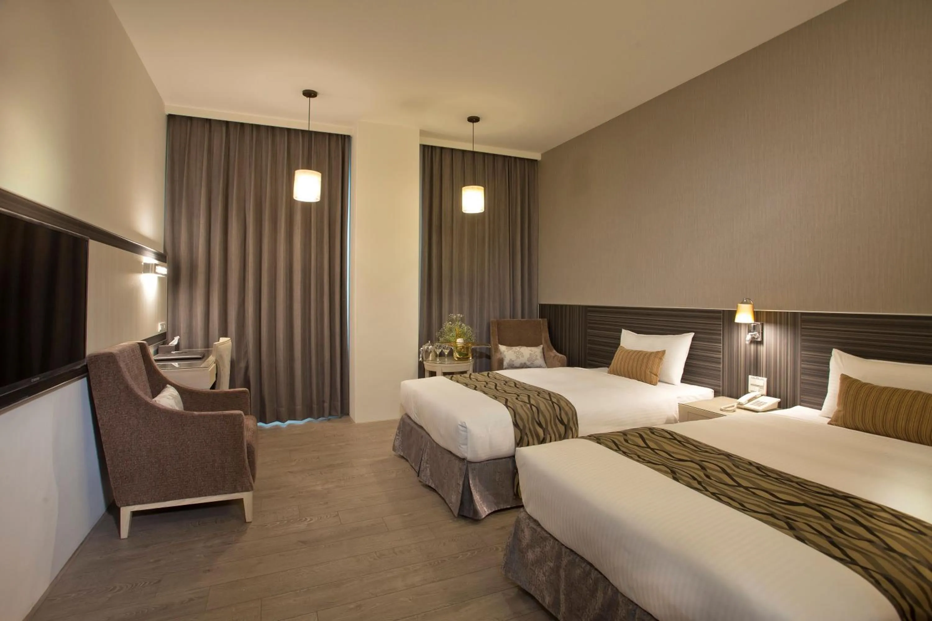 Bed in Renyi Lake Hotel