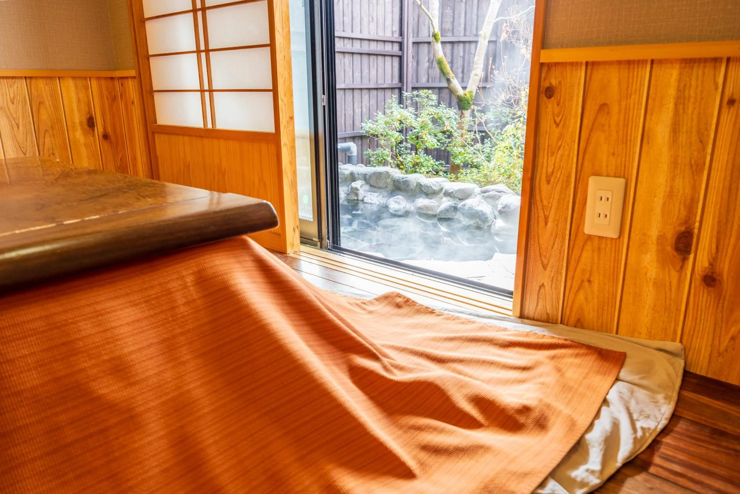 Photo of the whole room, Bed in Sengokuhara Shinanoki Ichinoyu