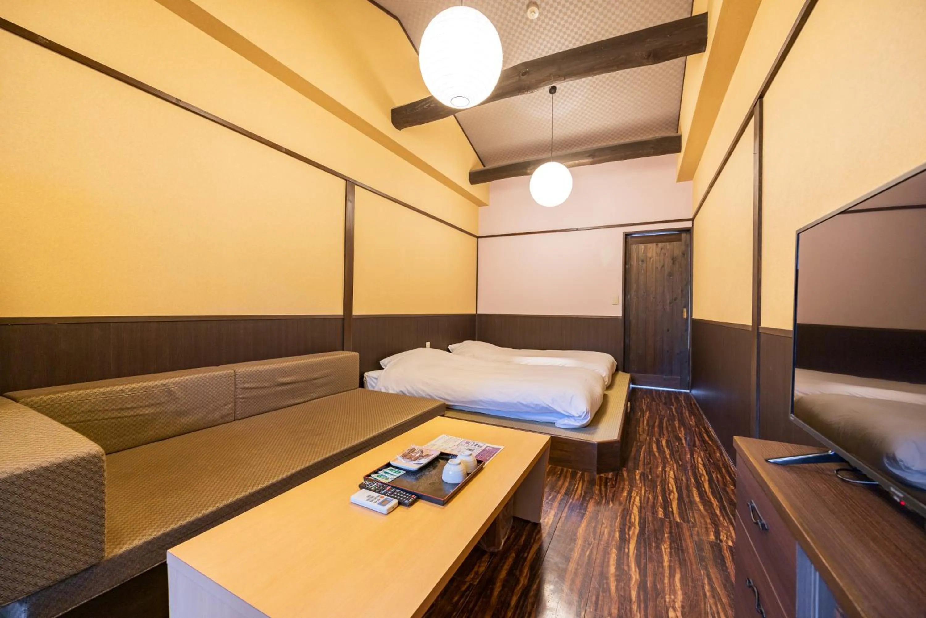 Photo of the whole room in Sengokuhara Shinanoki Ichinoyu