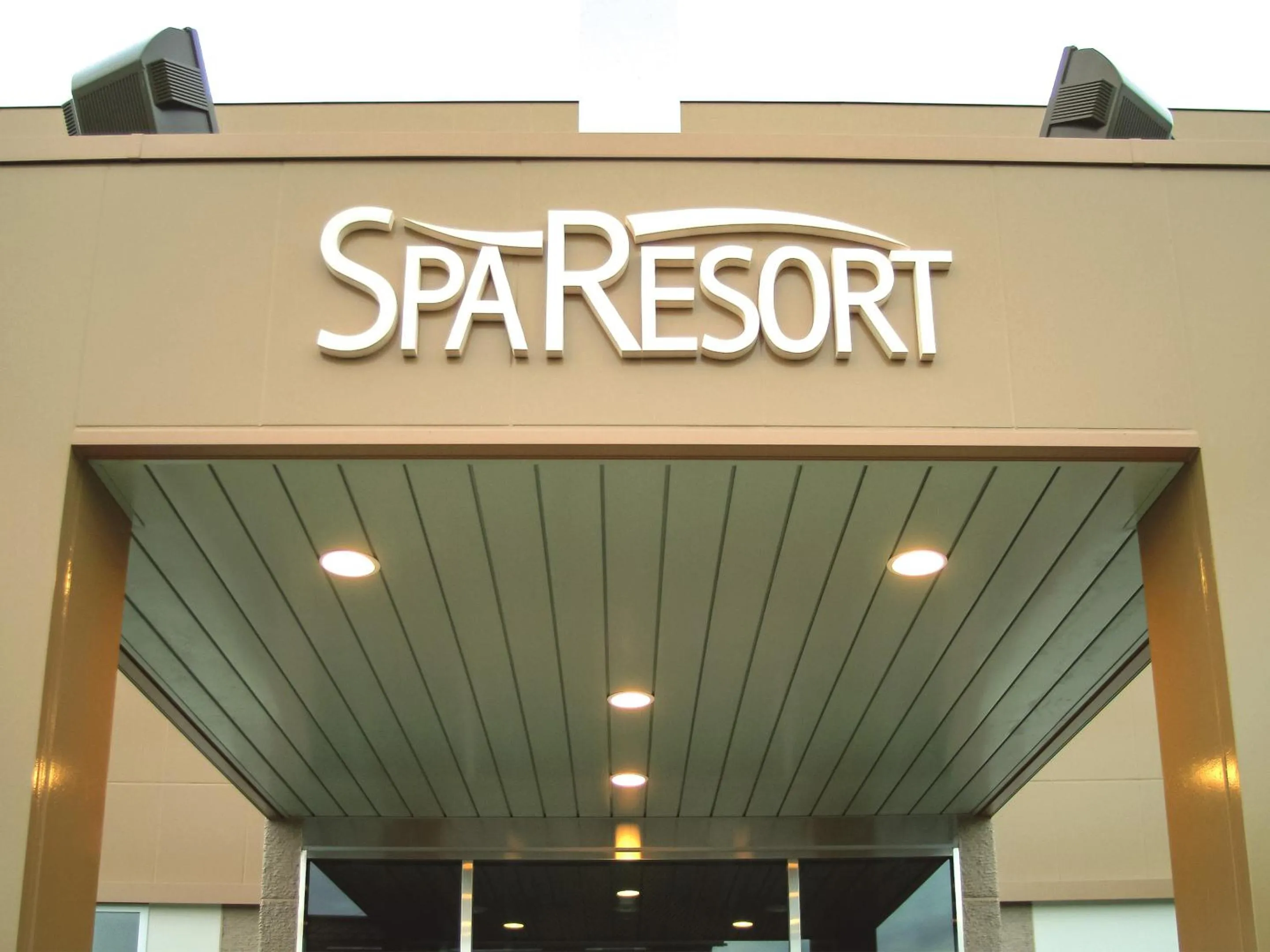 Property building in Natural Onsen Hostel Hidamari no Yu