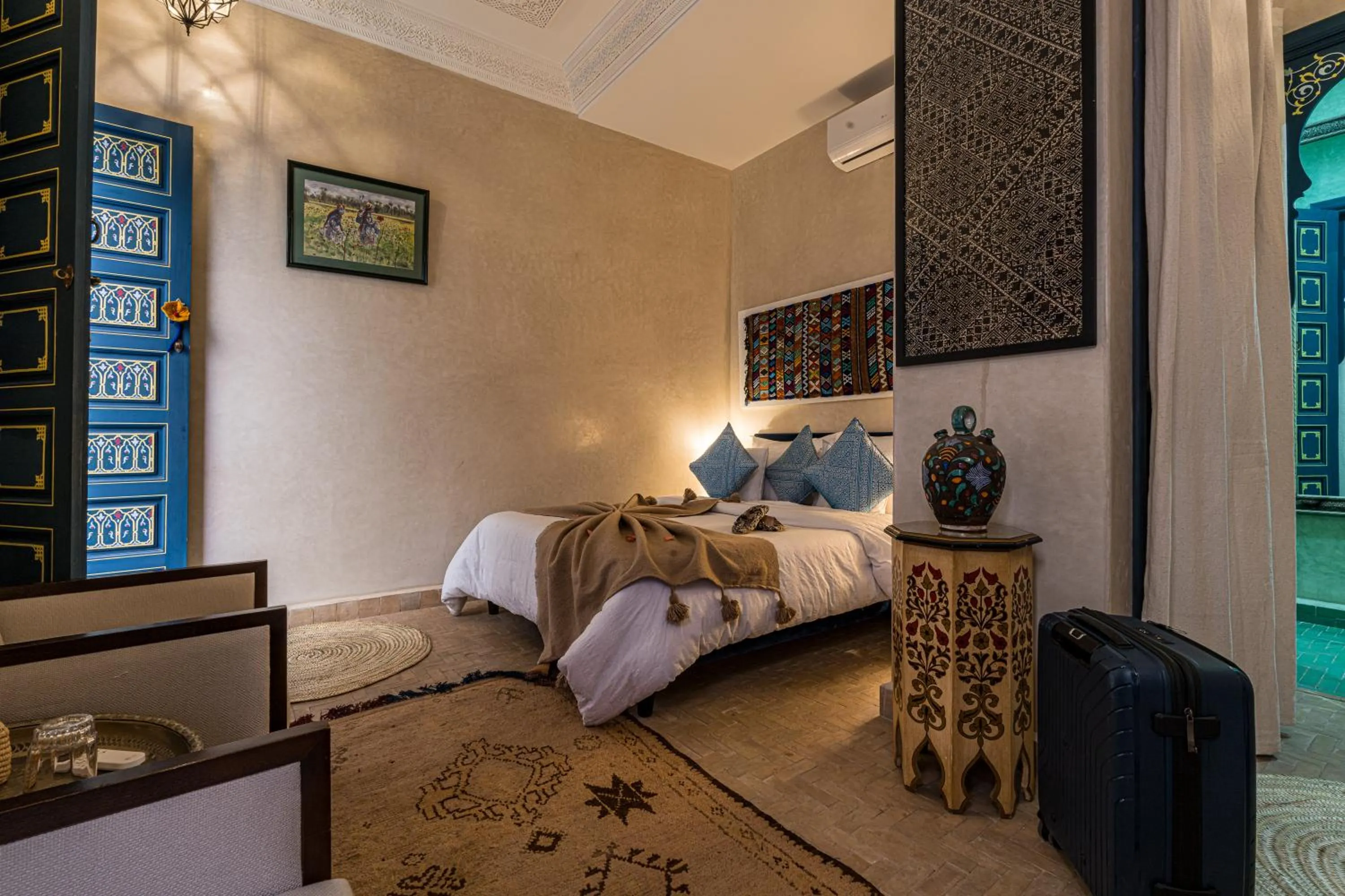 Photo of the whole room, Bed in Riad Atrium & Spa