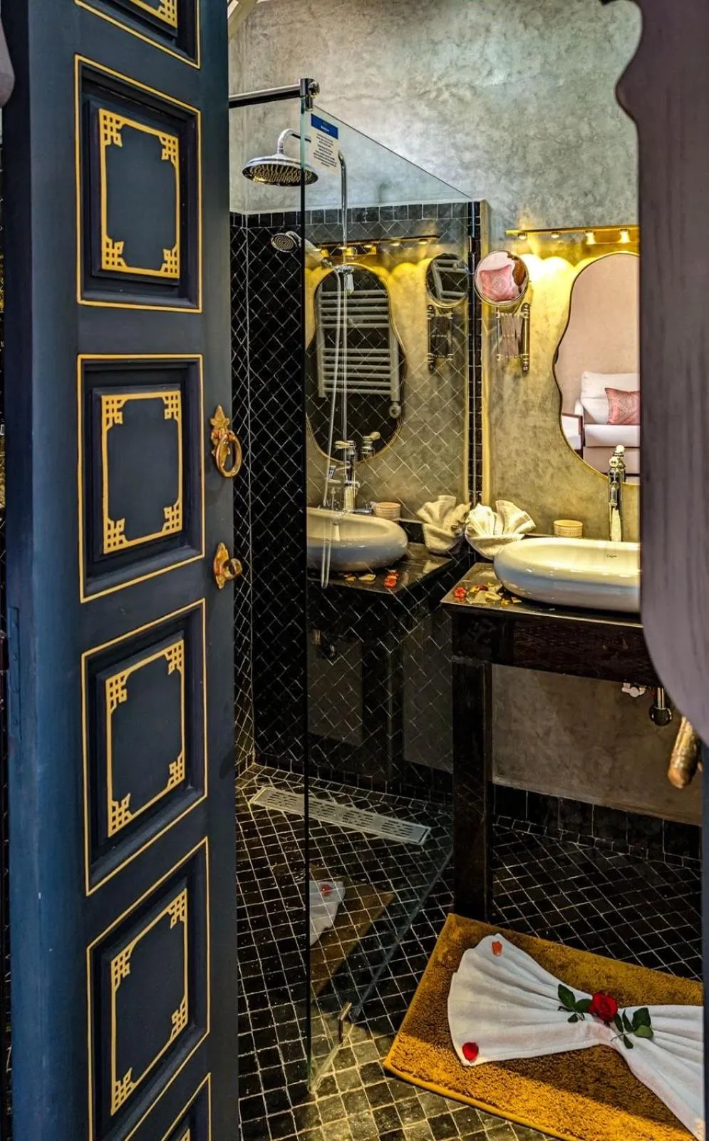 Bathroom in Riad Atrium & Spa