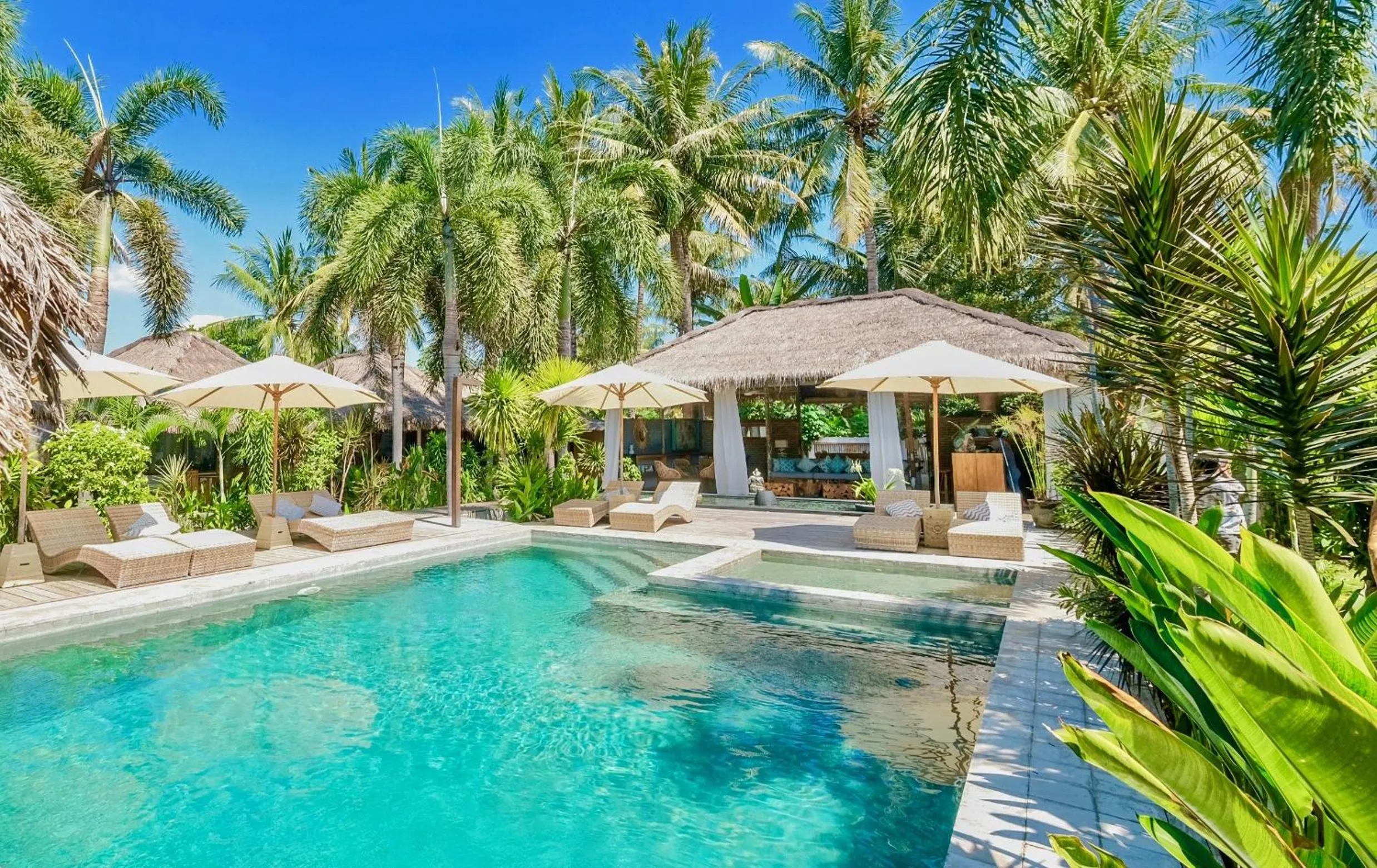 Pool view in L'Archipel