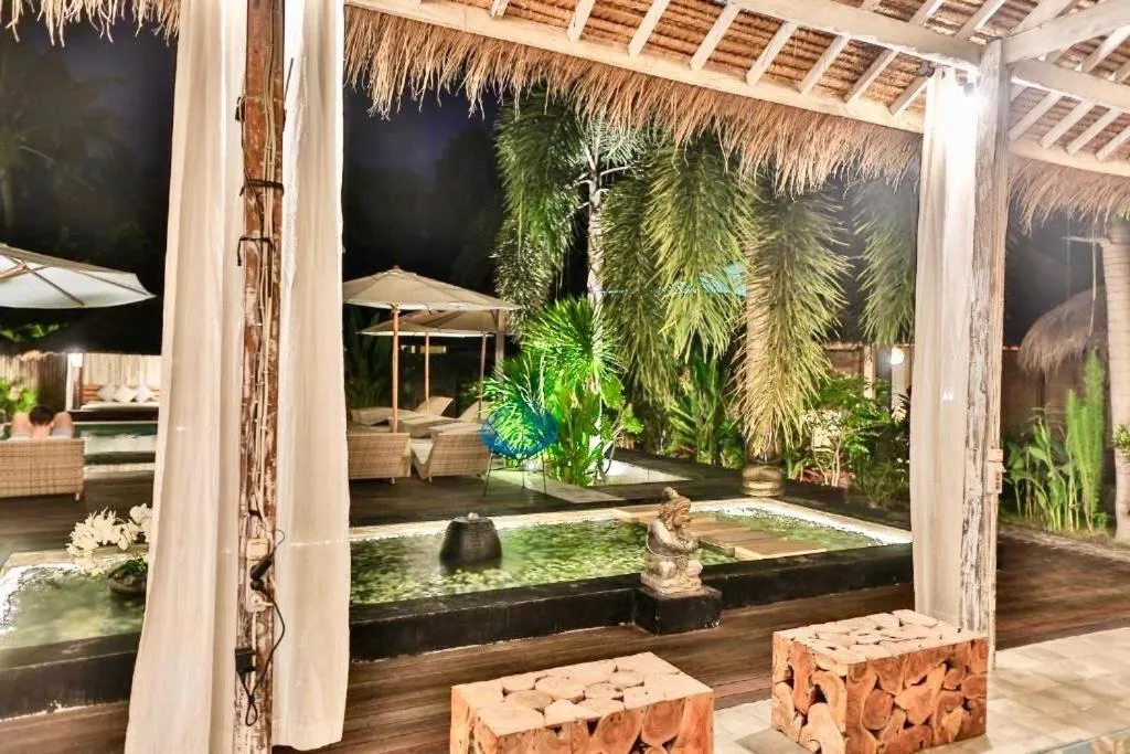 Garden in L'Archipel