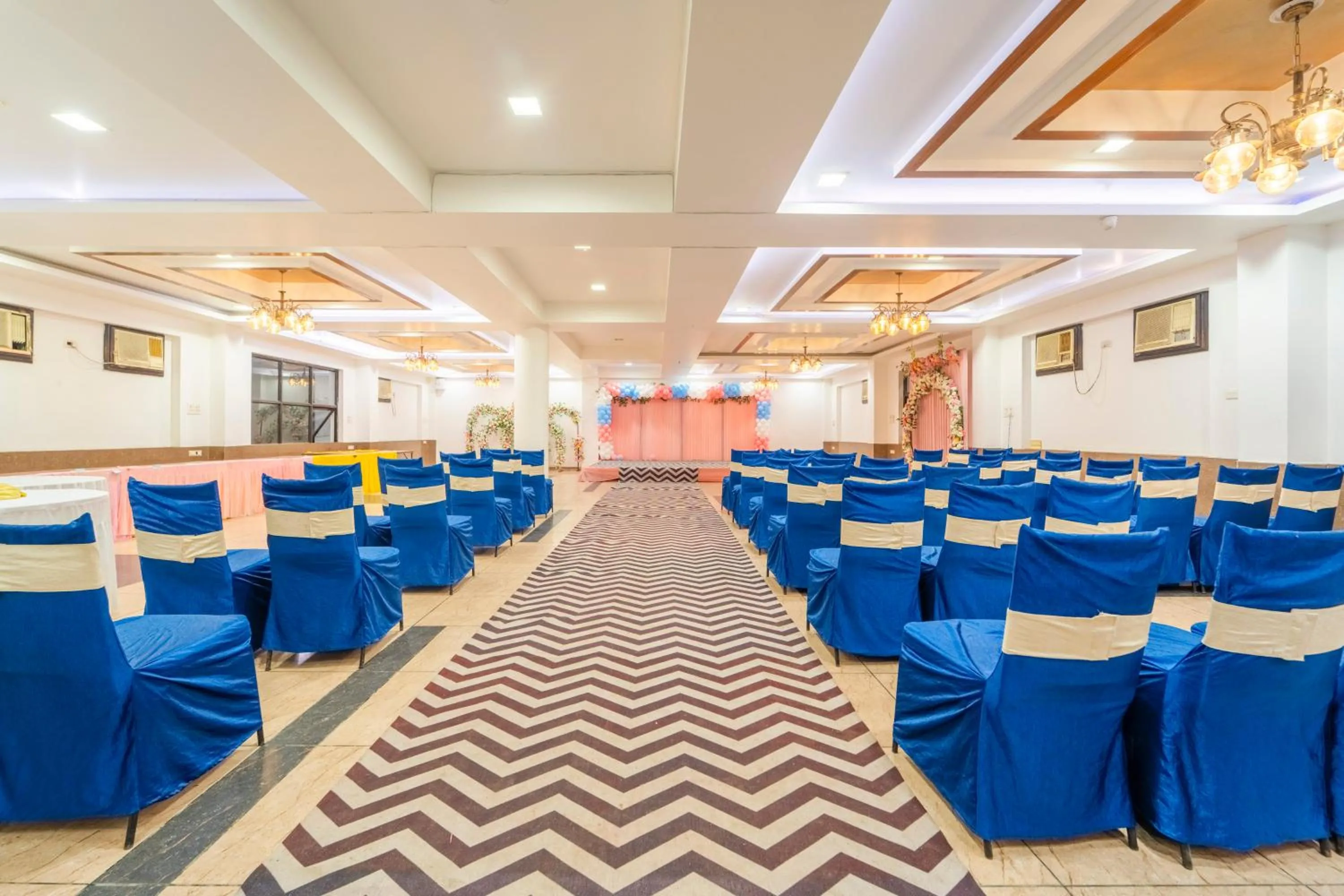 Banquet/Function facilities in Treebo Shivam Inn Near Singapore Mall
